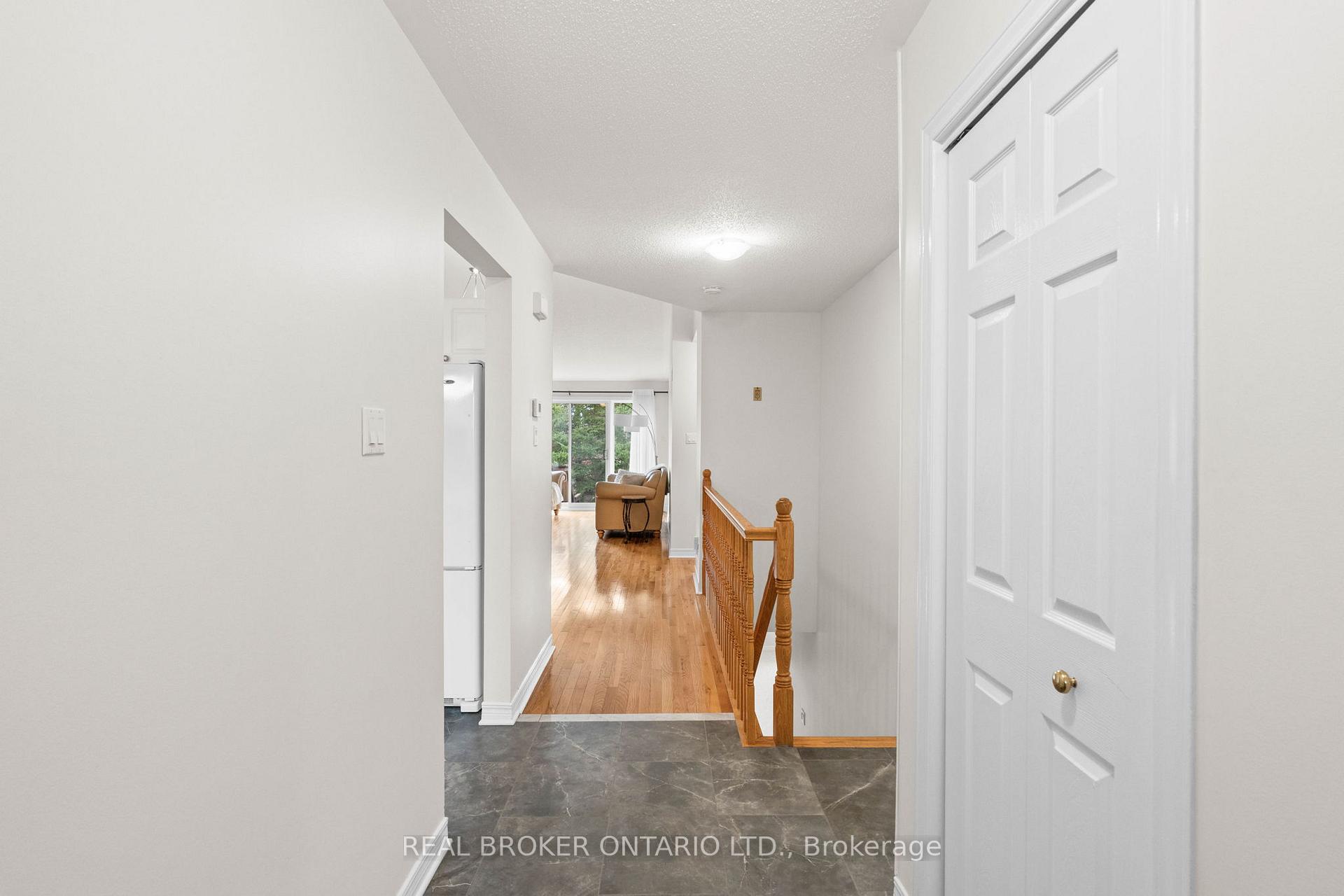 Photo 5 of 34 Bunting Lane, Ottawa, Kanata - Bridlewood — HOMEH