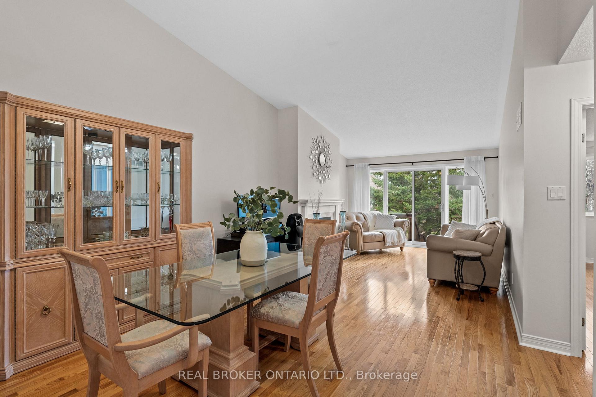 Photo 12 of 34 Bunting Lane, Ottawa, Kanata - Bridlewood — HOMEH