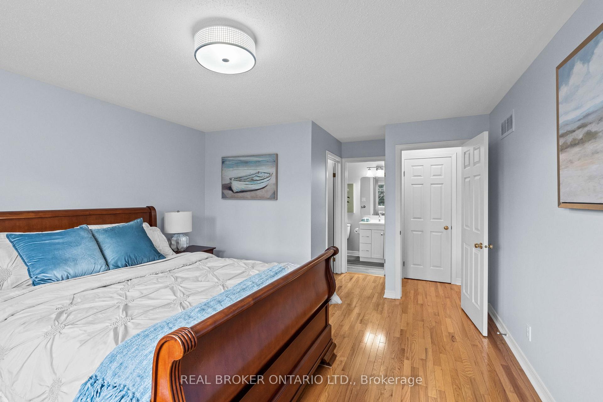 Photo 19 of 34 Bunting Lane, Ottawa, Kanata - Bridlewood — HOMEH