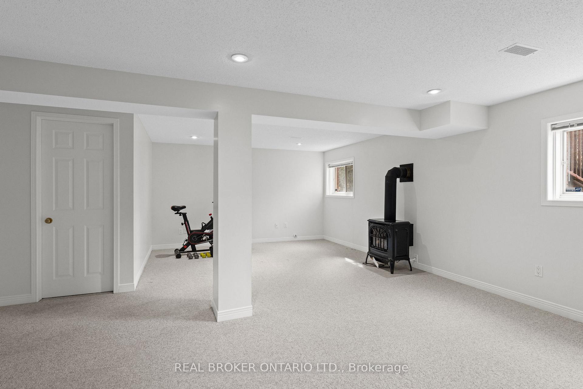 Photo 27 of 34 Bunting Lane, Ottawa, Kanata - Bridlewood — HOMEH