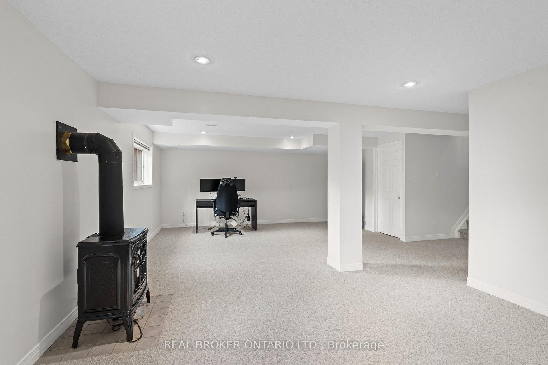 Photo 29 of 34 Bunting Lane, Ottawa, Kanata - Bridlewood — HOMEH