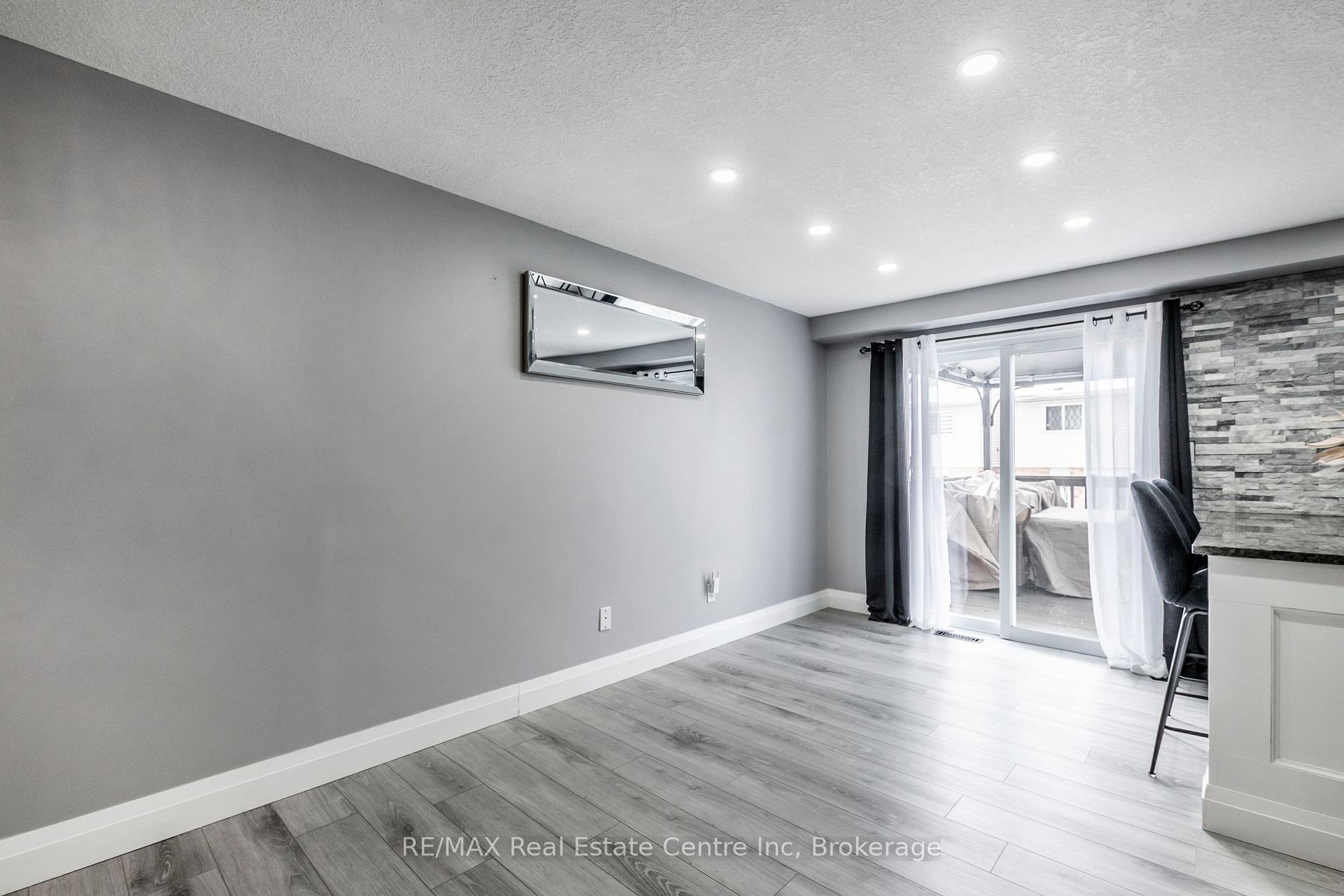 Photo 6 of 89 Max Becker Drive, Kitchener — HOMEH