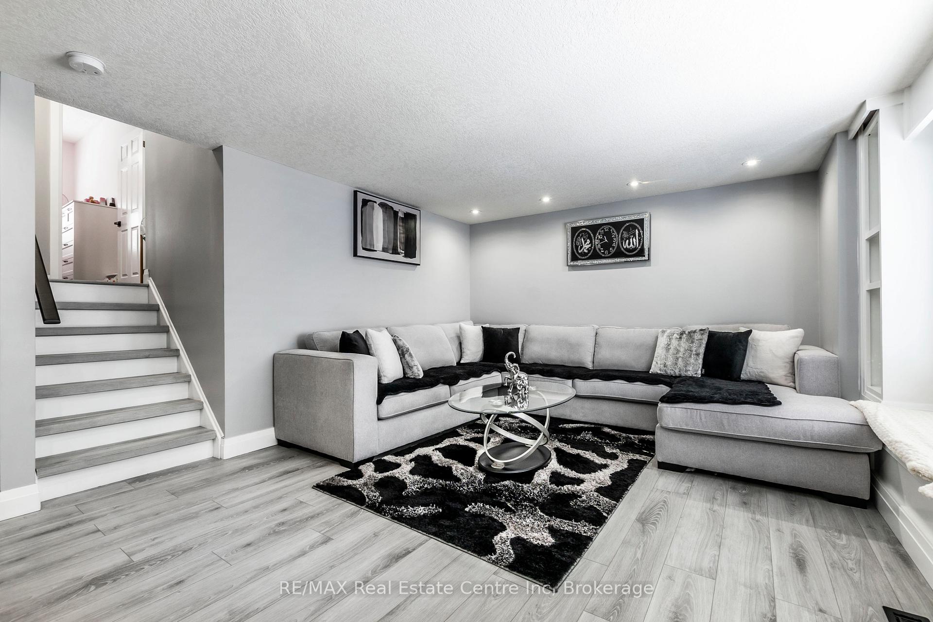Photo 14 of 89 Max Becker Drive, Kitchener — HOMEH