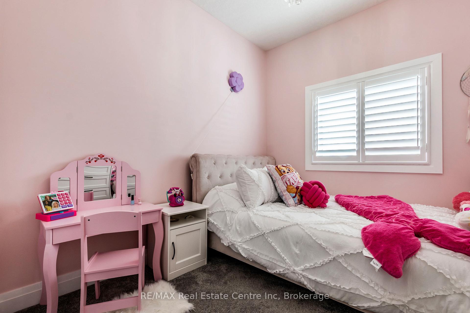 Photo 15 of 89 Max Becker Drive, Kitchener — HOMEH