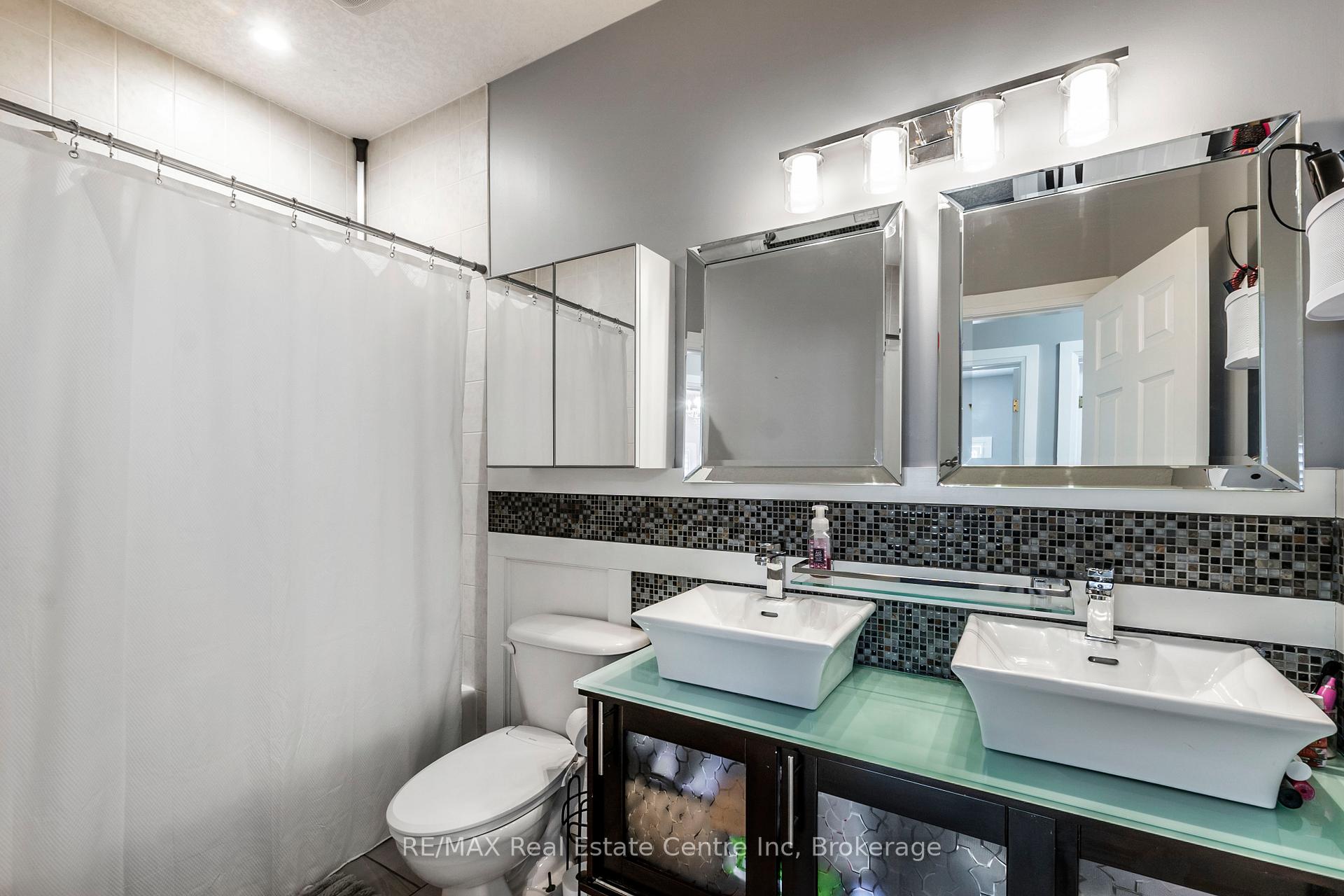 Photo 17 of 89 Max Becker Drive, Kitchener — HOMEH