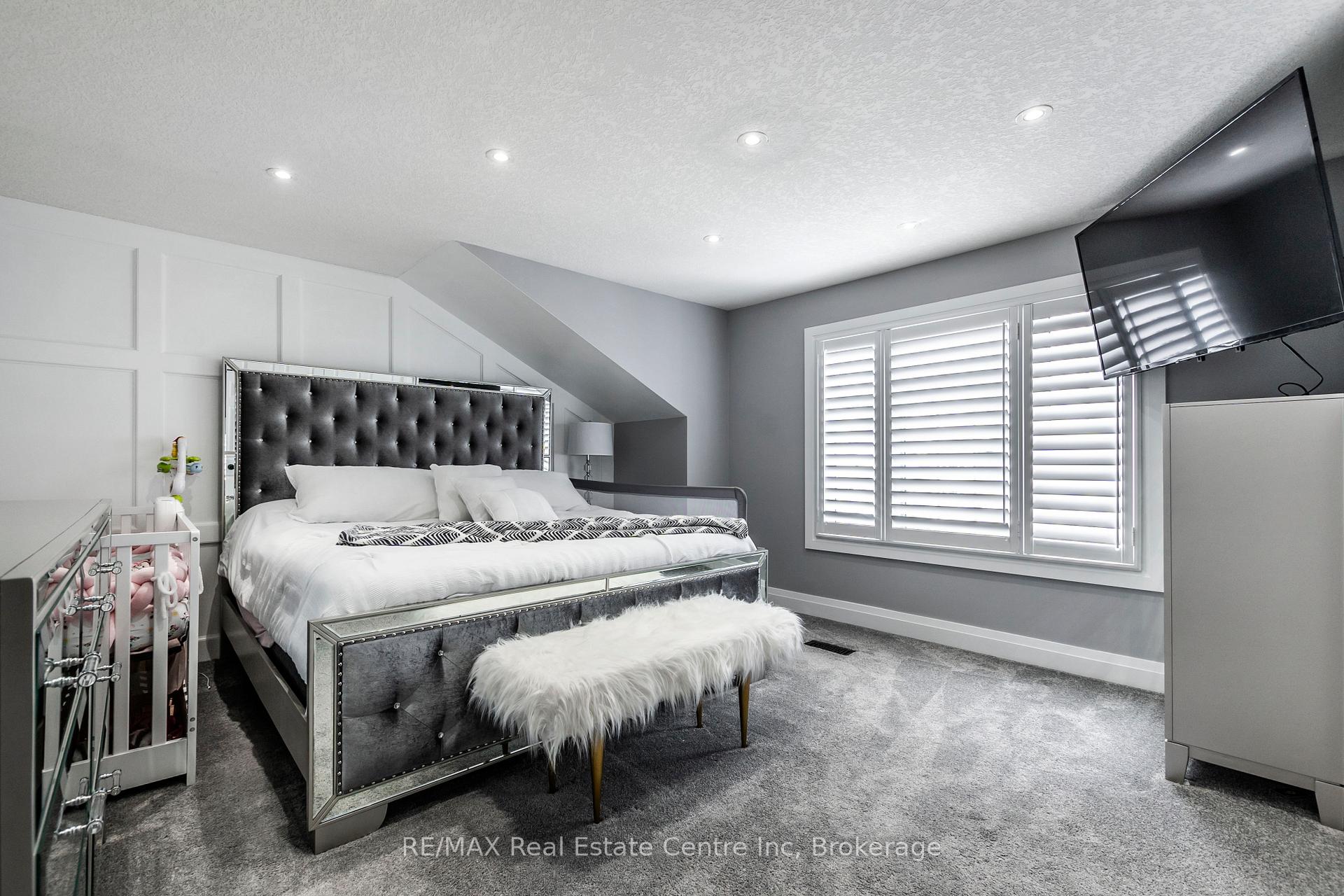 Photo 18 of 89 Max Becker Drive, Kitchener — HOMEH