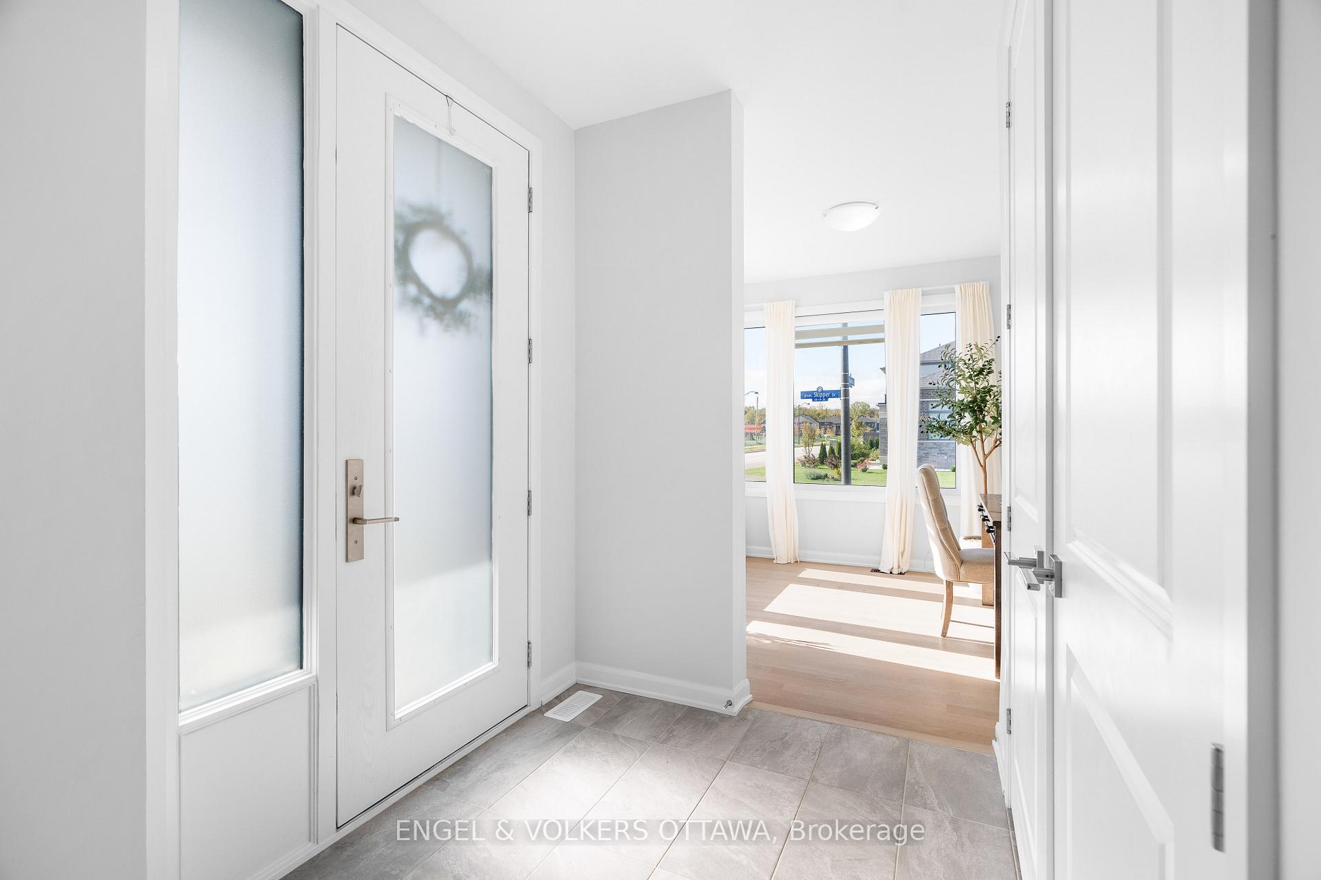 Photo 4 of 608 Bridgeport Avenue, Ottawa, Mahogany Community — HOMEH