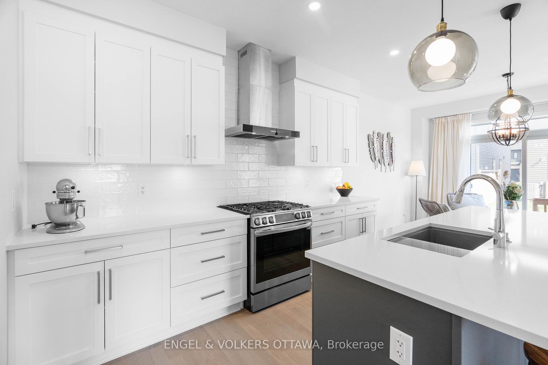 Photo 8 of 608 Bridgeport Avenue, Ottawa, Mahogany Community — HOMEH