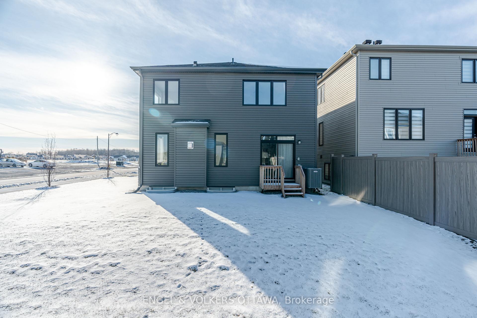 Photo 35 of 608 Bridgeport Avenue, Ottawa, Mahogany Community — HOMEH