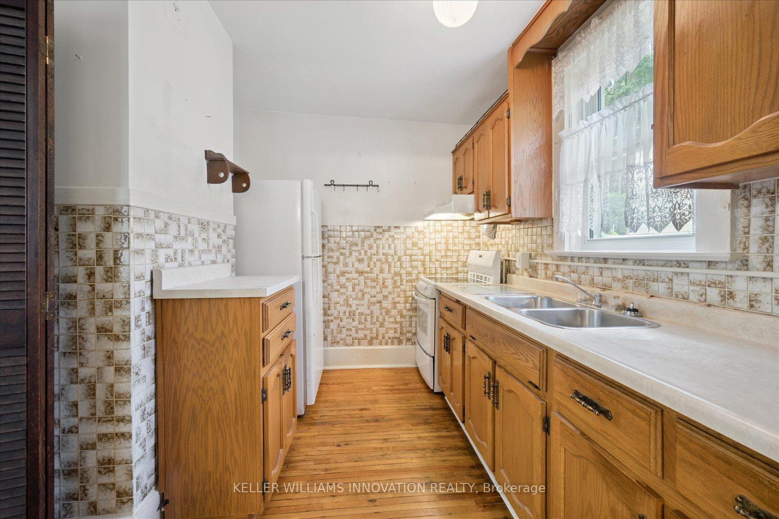 Photo 13 of 156 Union Boulevard, Kitchener — HOMEH