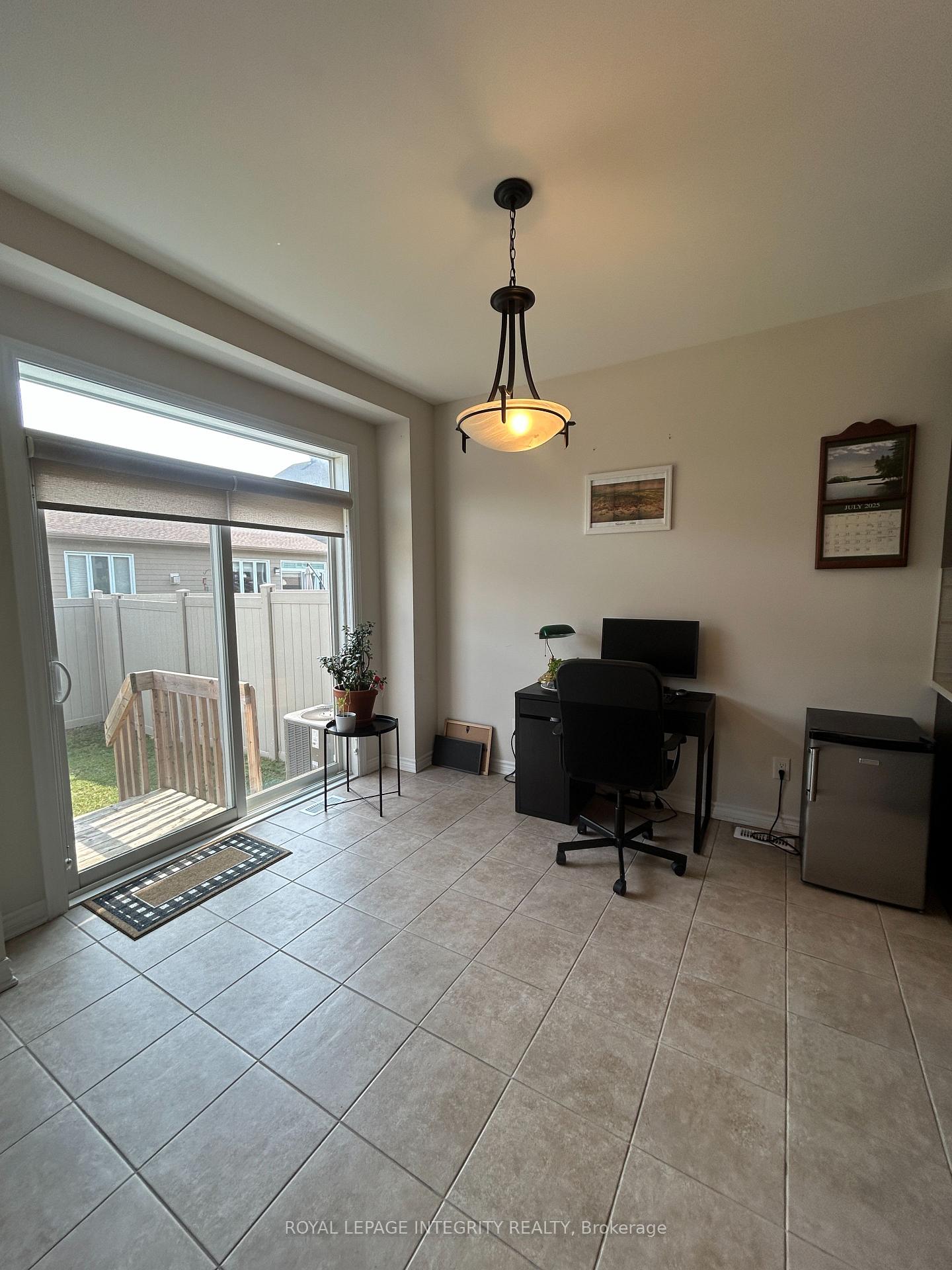 Photo 10 of 345 Rouncey Road, Ottawa, Kanata - Emerald Meadows/Trailwest — HOMEH
