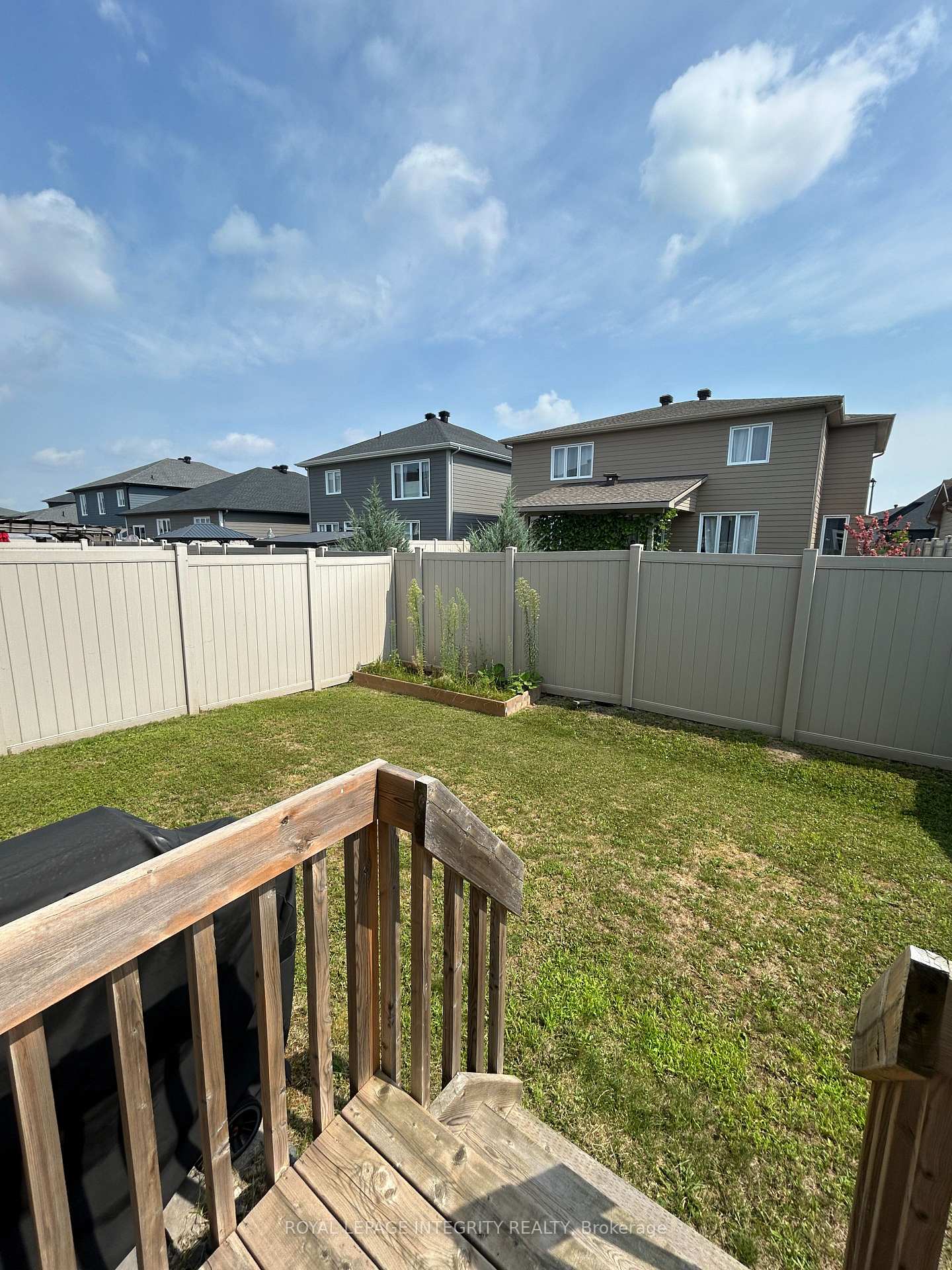 Photo 26 of 345 Rouncey Road, Ottawa, Kanata - Emerald Meadows/Trailwest — HOMEH