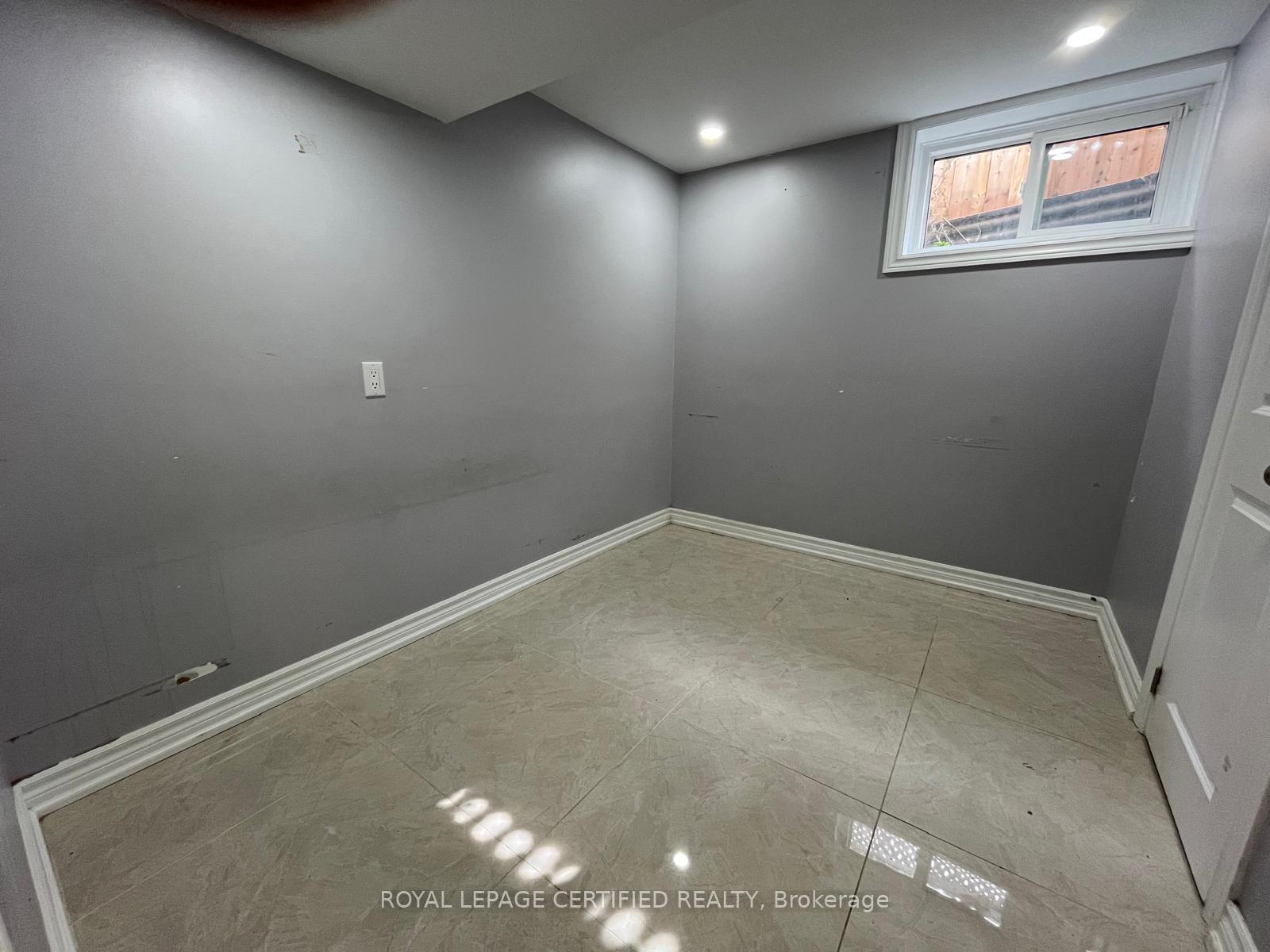Photo 4 of 617 West 5th Street, Hamilton, Yeoville — HOMEH
