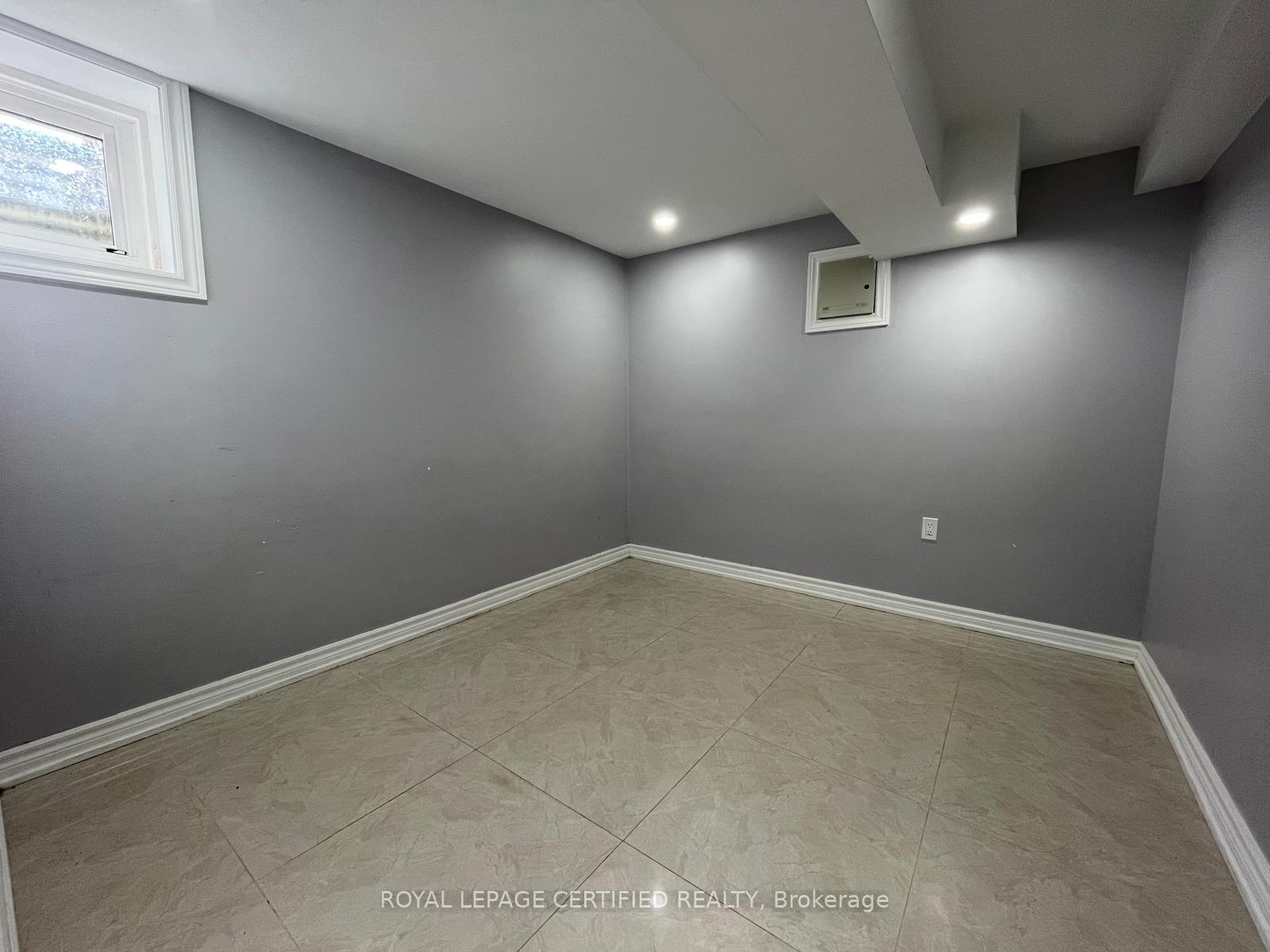 Photo 5 of 617 West 5th Street, Hamilton, Yeoville — HOMEH