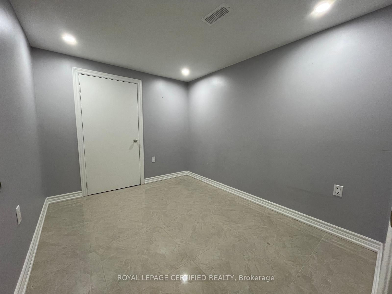 Photo 6 of 617 West 5th Street, Hamilton, Yeoville — HOMEH