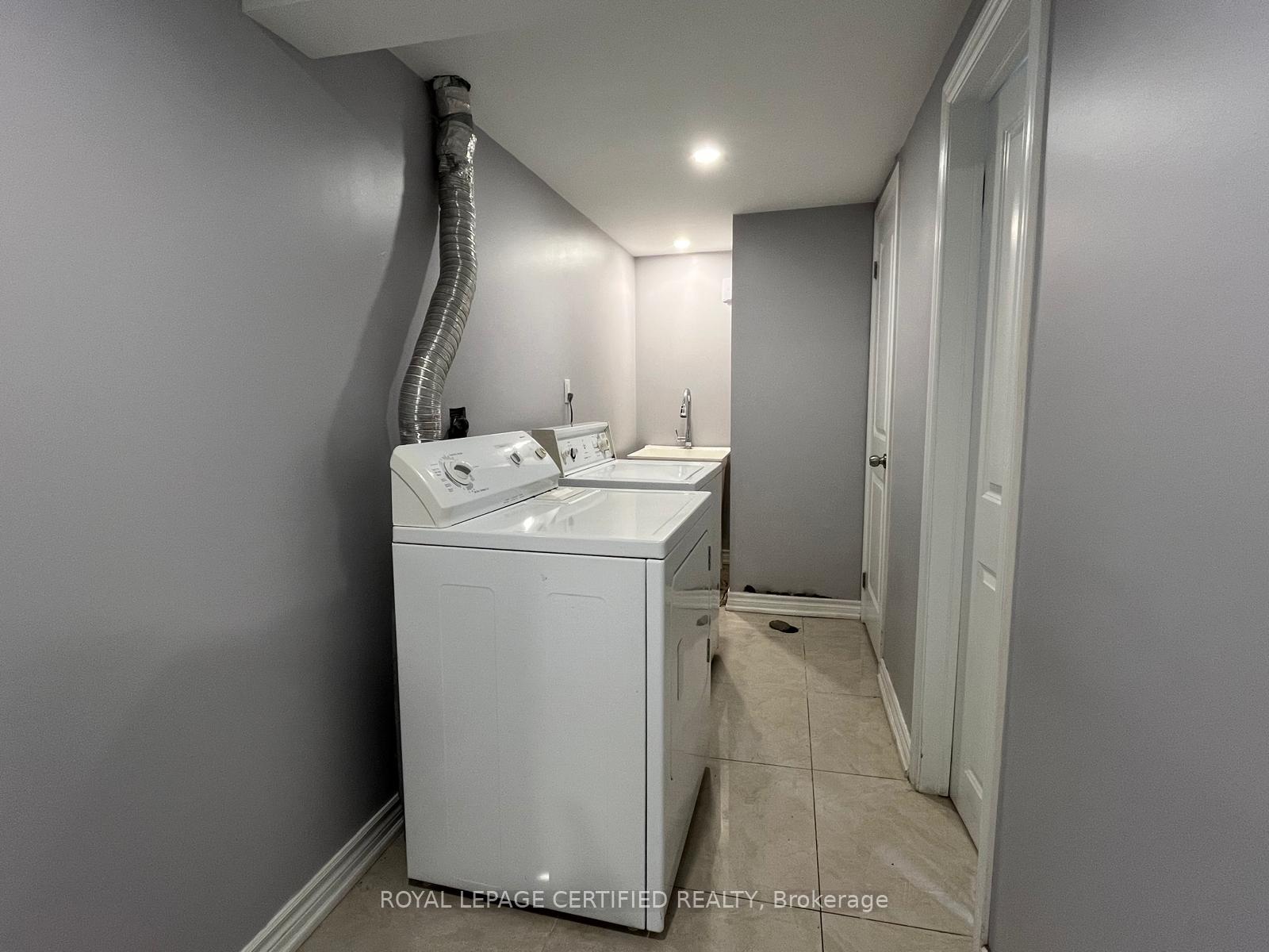 Photo 7 of 617 West 5th Street, Hamilton, Yeoville — HOMEH