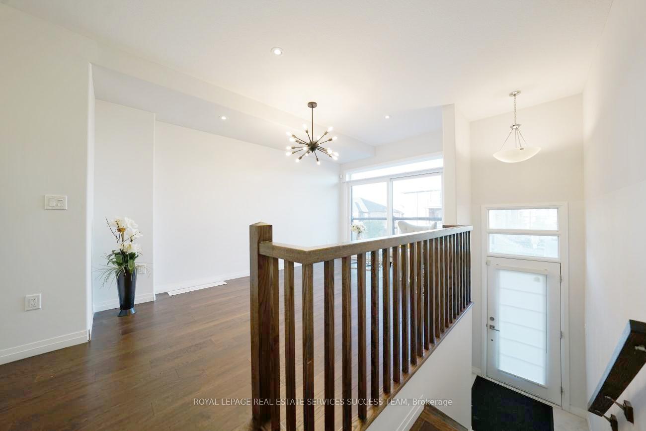 Photo 2 of 51 Soho Street, Hamilton, Stoney Creek — HOMEH
