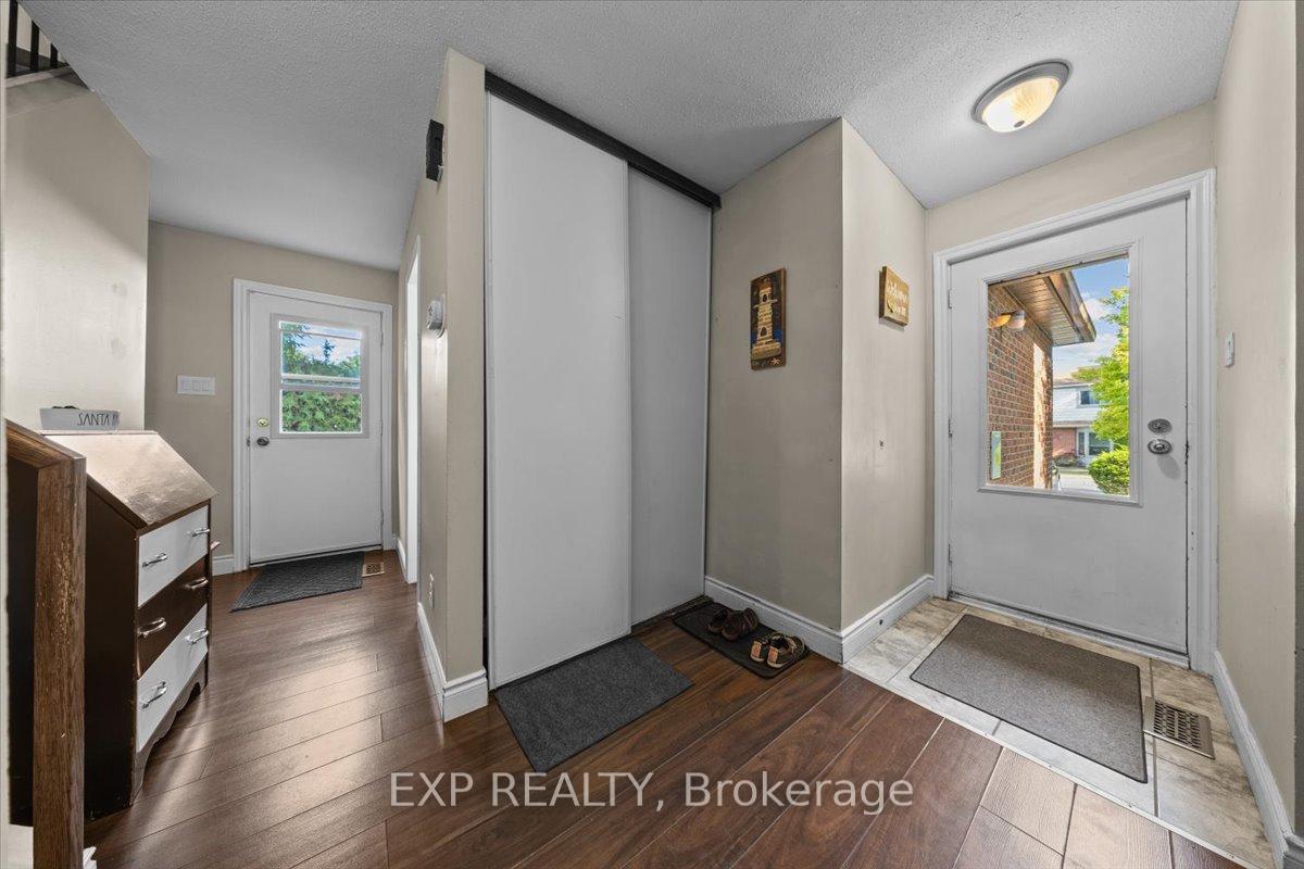 Photo 3 of 73 Stable Way, Ottawa, Kanata - Bridlewood — HOMEH