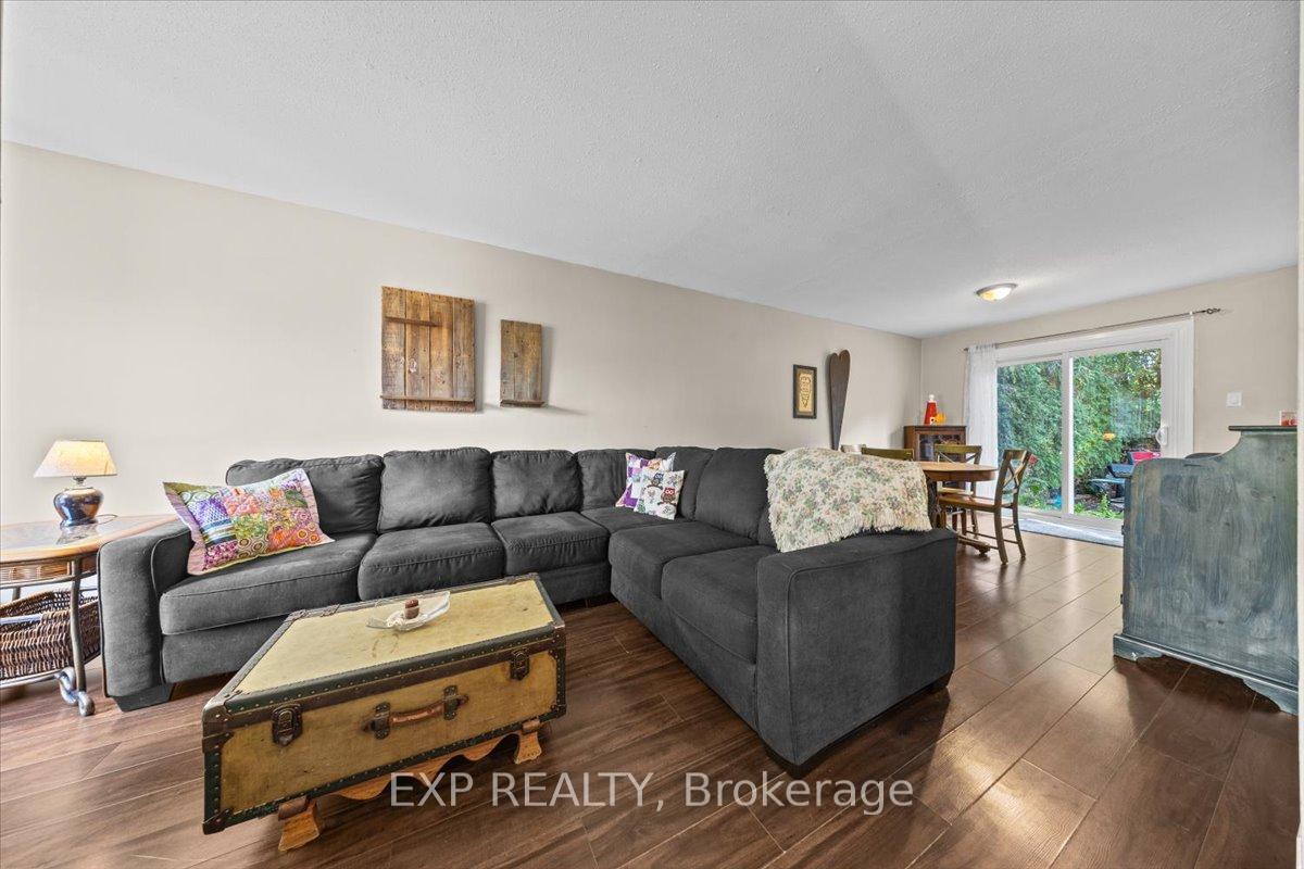 Photo 4 of 73 Stable Way, Ottawa, Kanata - Bridlewood — HOMEH