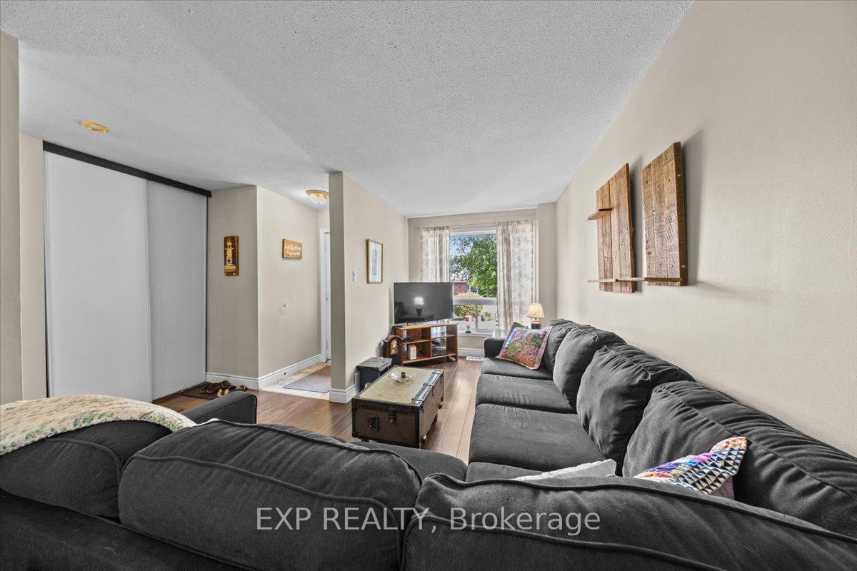 Photo 6 of 73 Stable Way, Ottawa, Kanata - Bridlewood — HOMEH