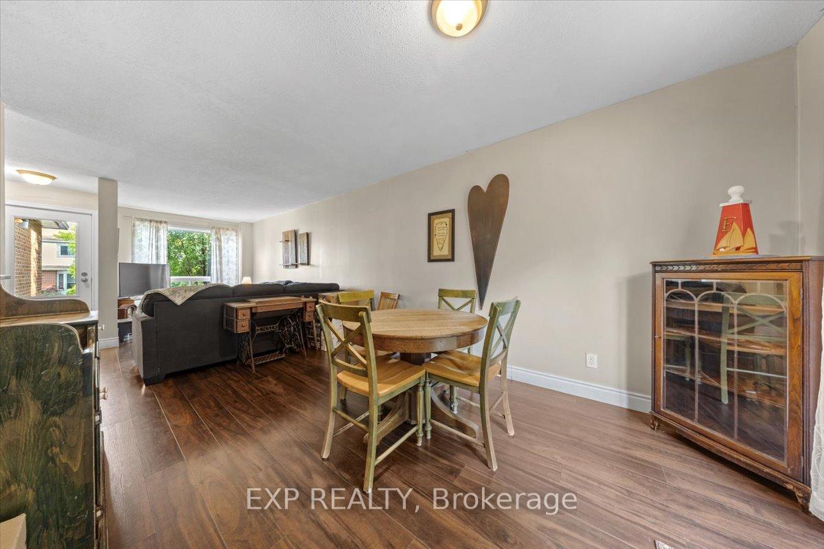 Photo 8 of 73 Stable Way, Ottawa, Kanata - Bridlewood — HOMEH