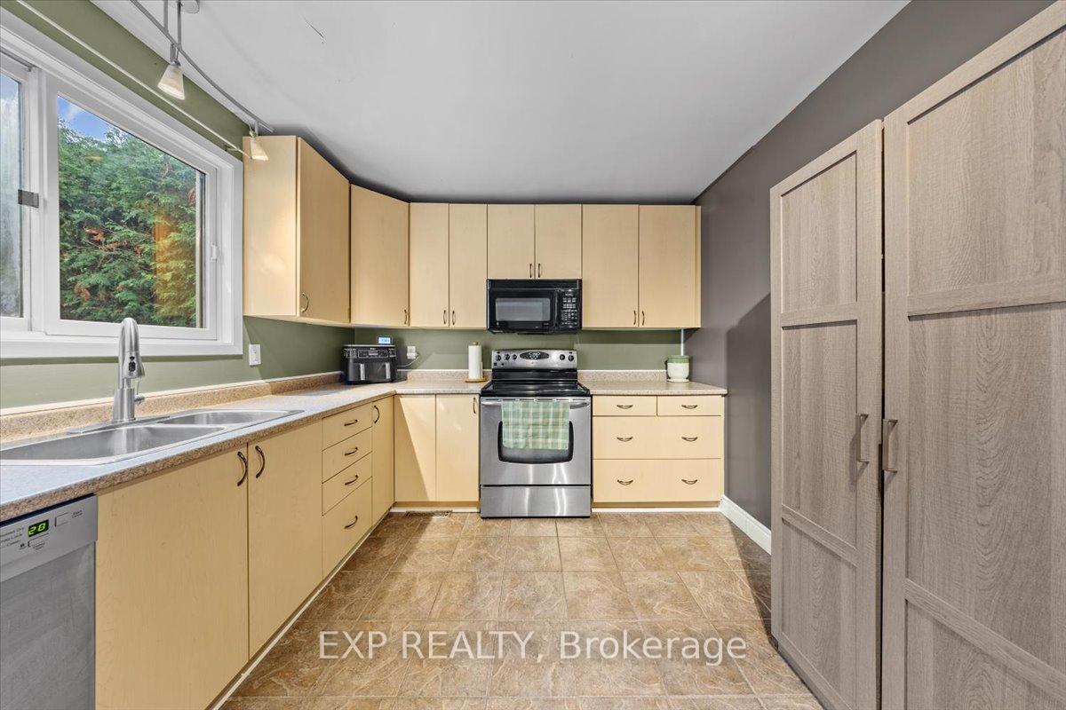 Photo 11 of 73 Stable Way, Ottawa, Kanata - Bridlewood — HOMEH