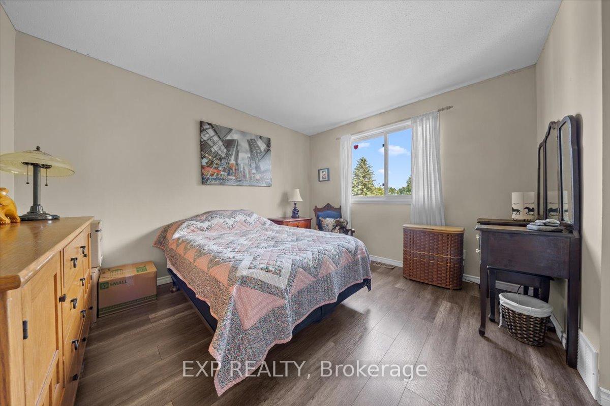 Photo 16 of 73 Stable Way, Ottawa, Kanata - Bridlewood — HOMEH
