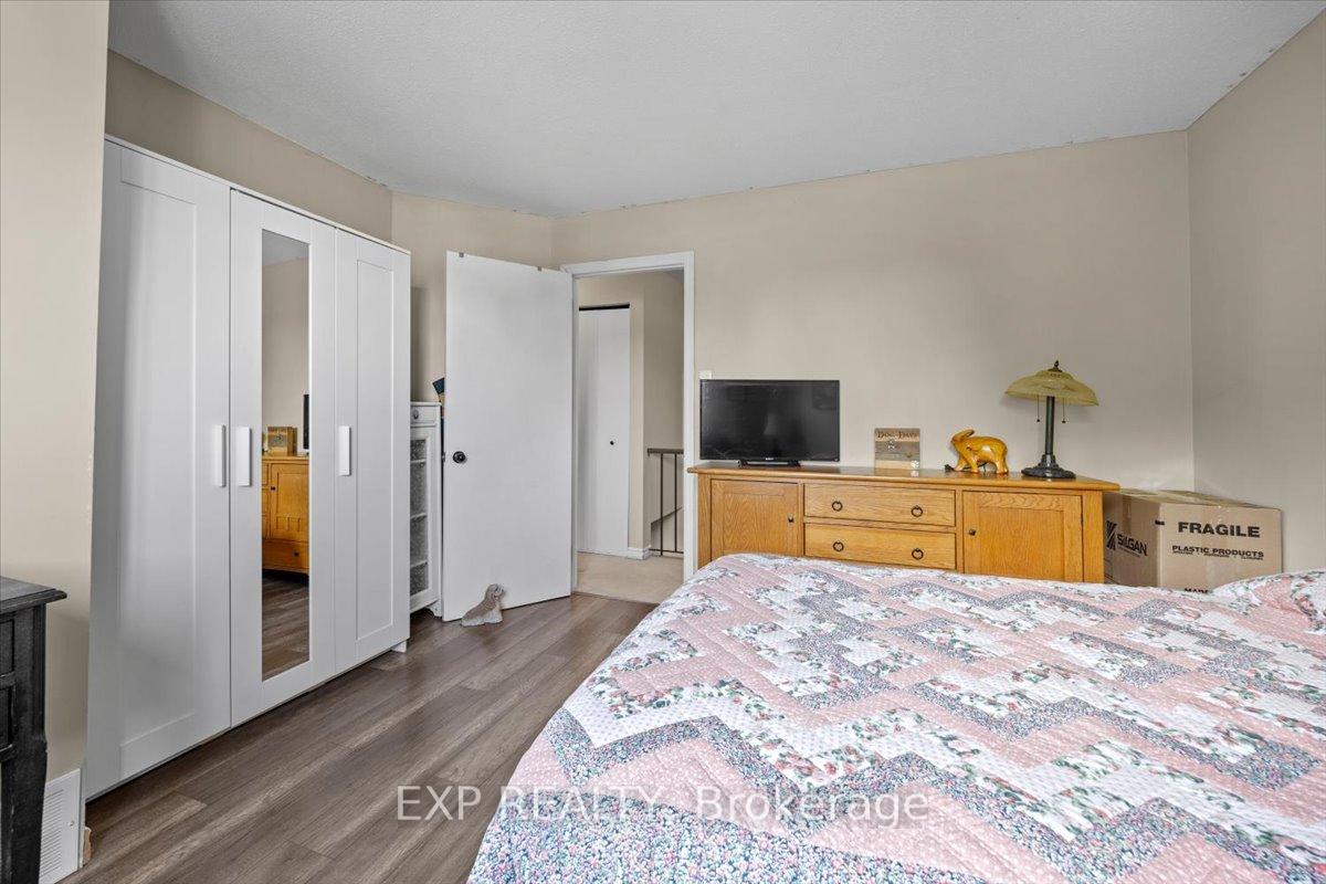 Photo 17 of 73 Stable Way, Ottawa, Kanata - Bridlewood — HOMEH