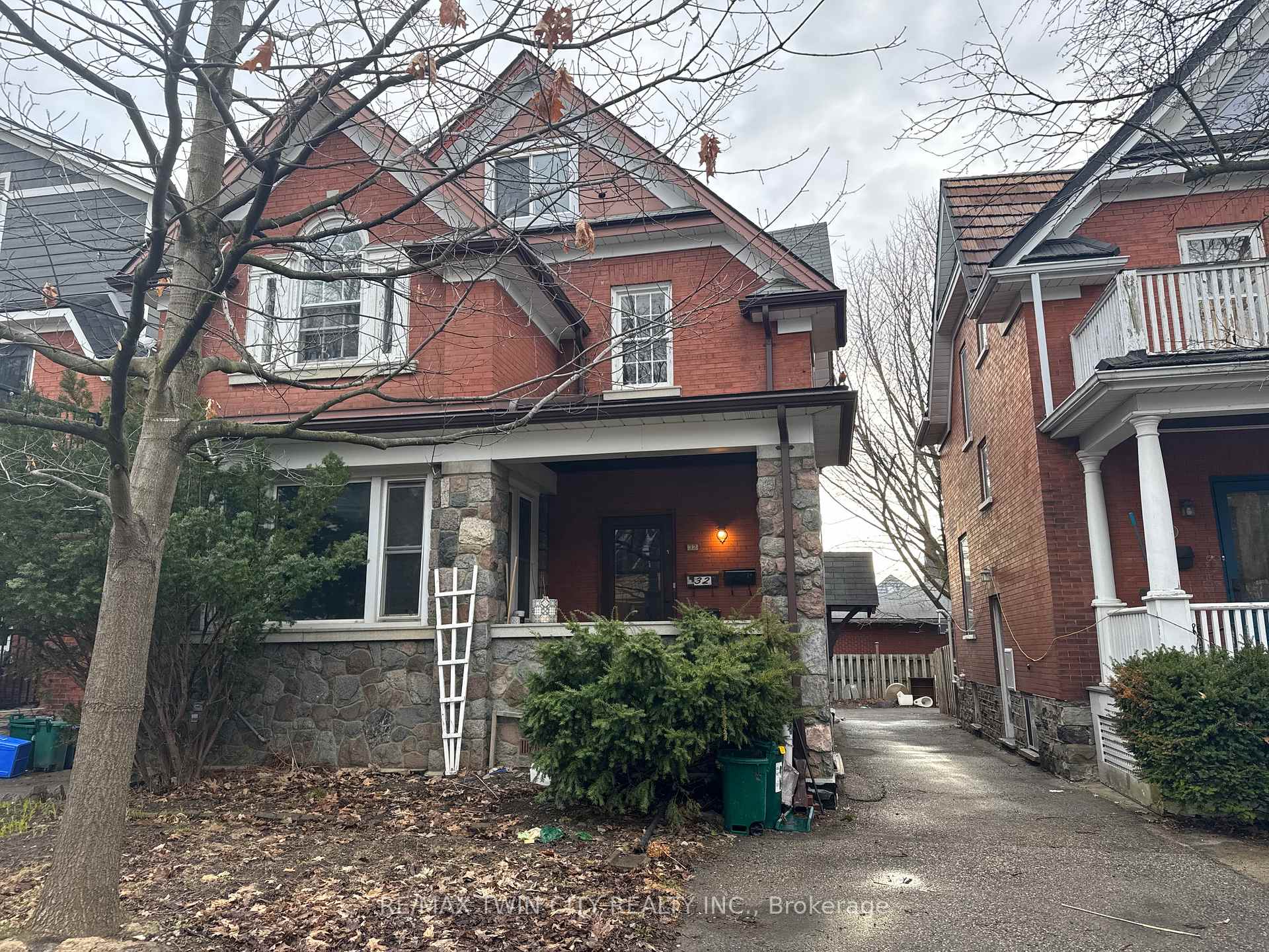 Photo 2 of 32 Simeon Street, Kitchener, Central Frederick — HOMEH