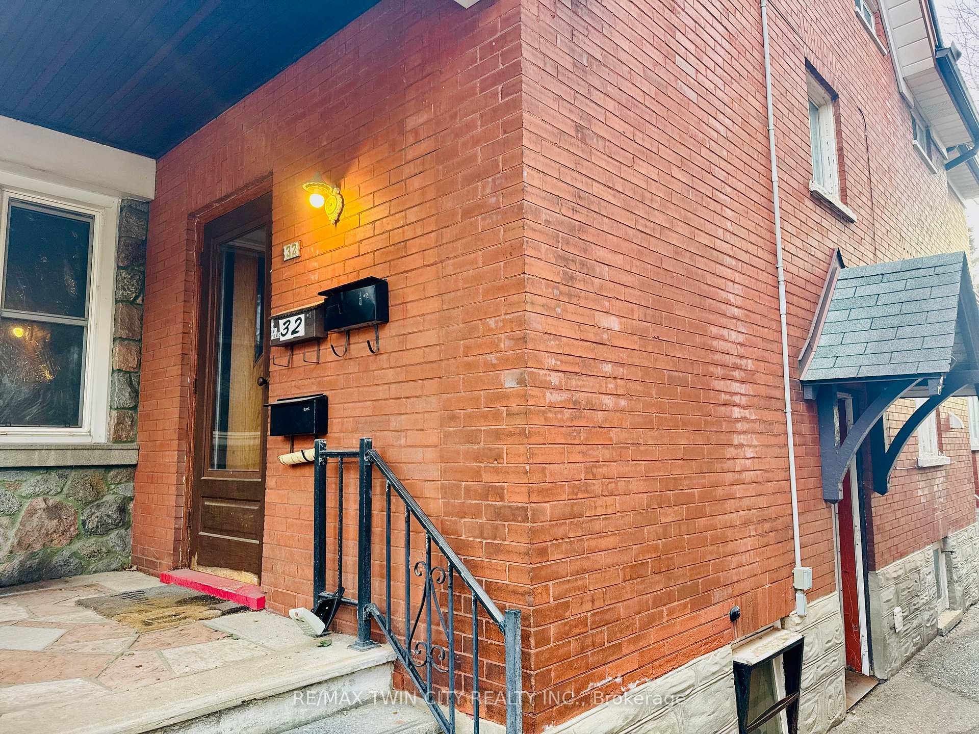 Photo 3 of 32 Simeon Street, Kitchener, Central Frederick — HOMEH