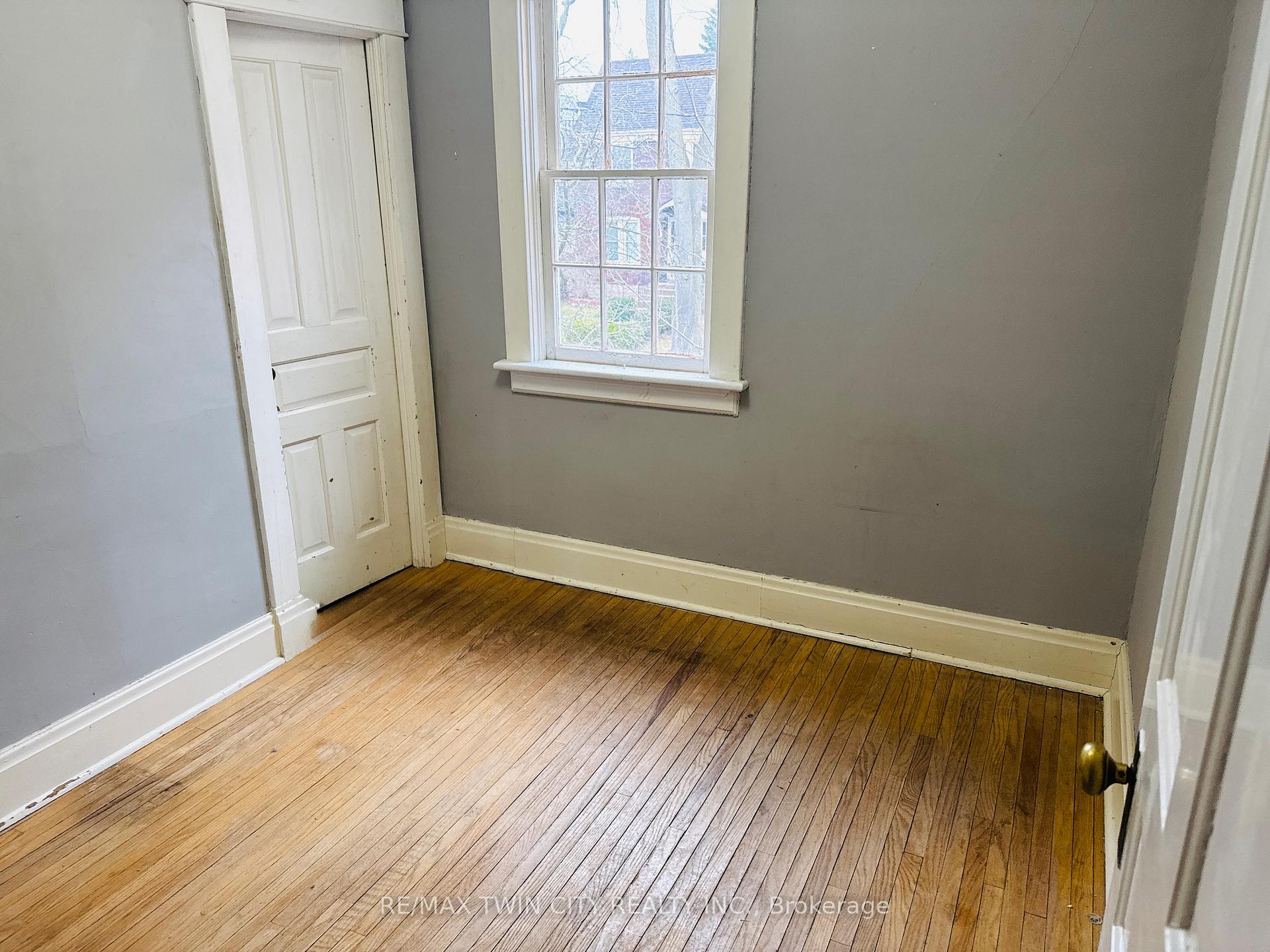 Photo 11 of 32 Simeon Street, Kitchener, Central Frederick — HOMEH