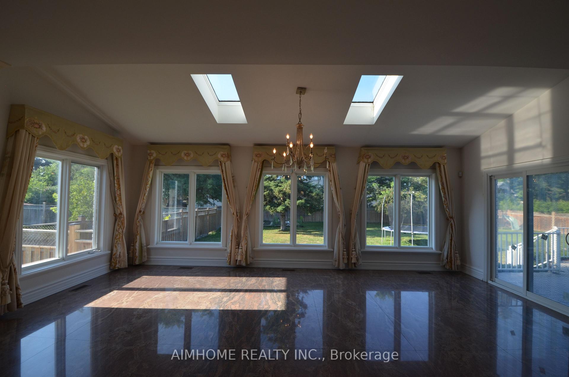 Photo 13 of 6 Chiavatti Drive, Markham, Milliken Mills East — HOMEH