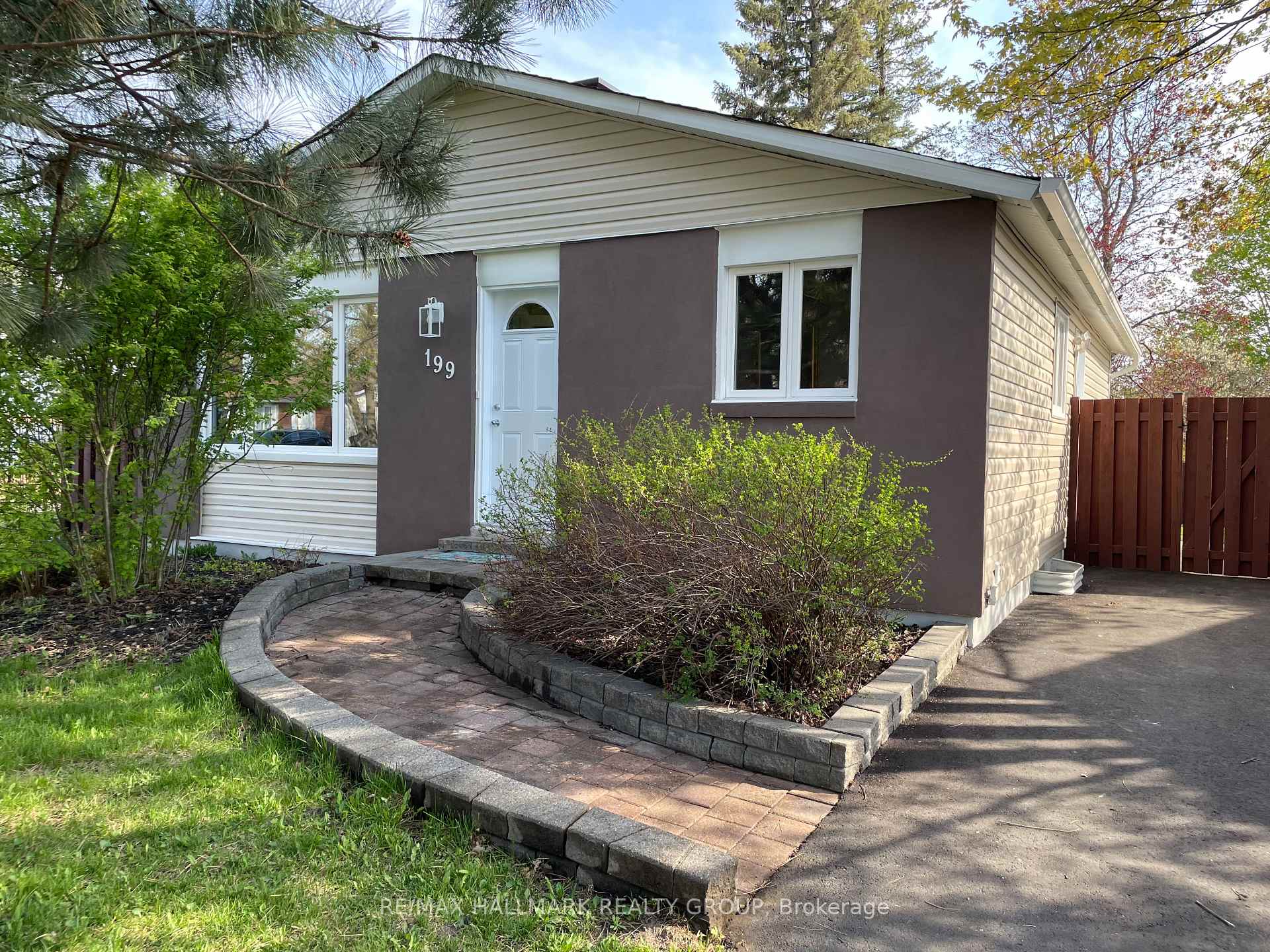 Photo 2 of 199 Old Colony Road, Ottawa, Kanata - Glencairn/Hazeldean — HOMEH