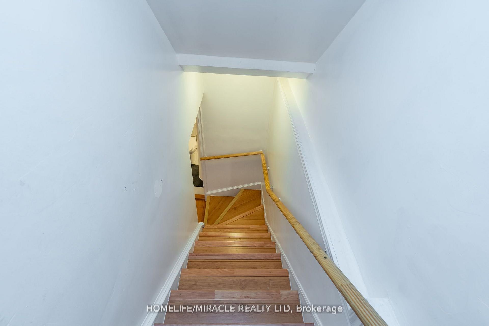Photo 32 of Unit 8, 701 Homer Watson Boulevard, Kitchener — HOMEH