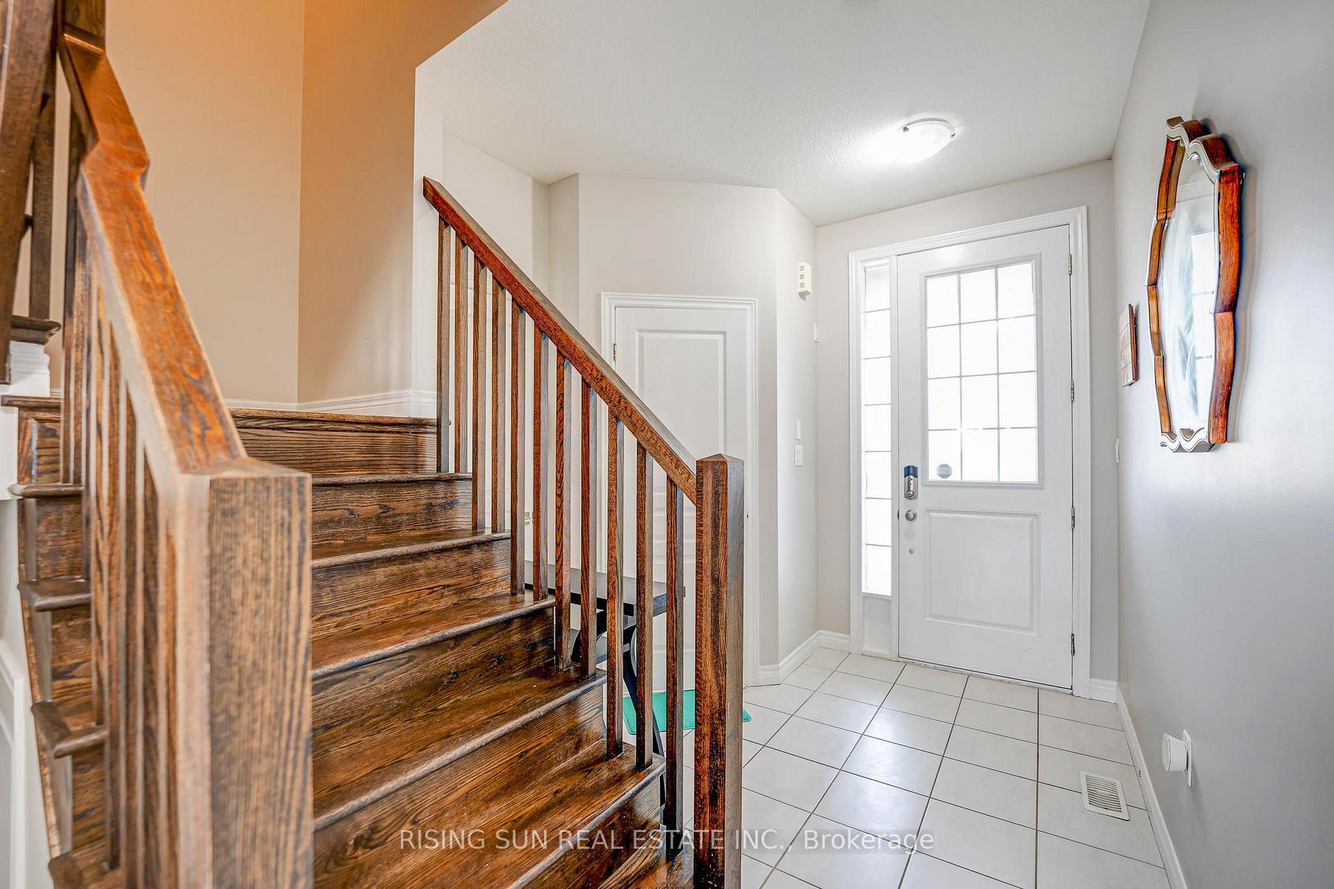 Photo 3 of 74 Dodman Crescent, Hamilton, Ancaster — HOMEH