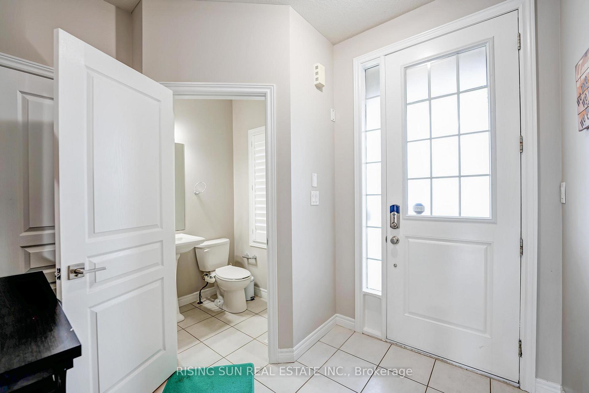 Photo 4 of 74 Dodman Crescent, Hamilton, Ancaster — HOMEH