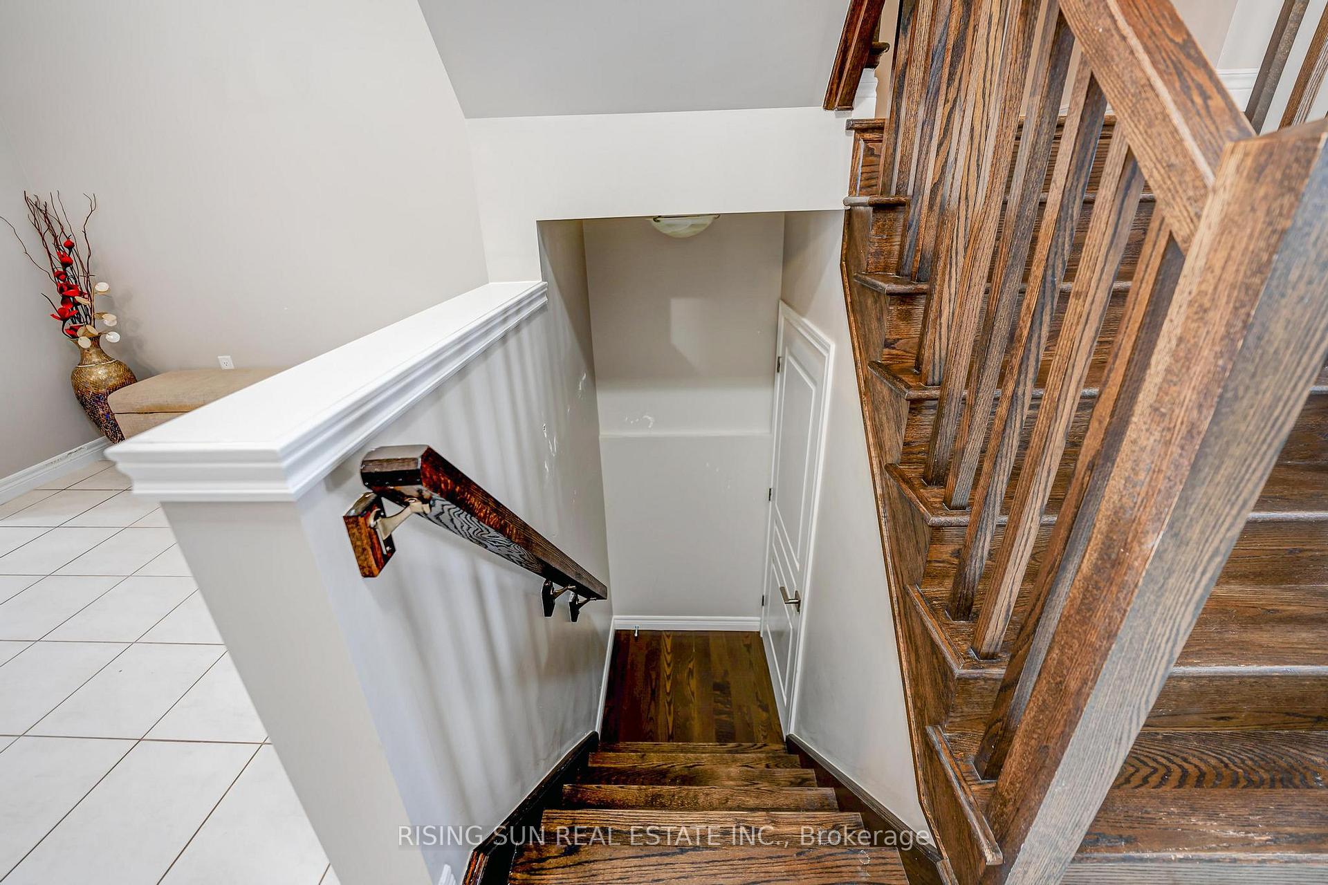 Photo 7 of 74 Dodman Crescent, Hamilton, Ancaster — HOMEH