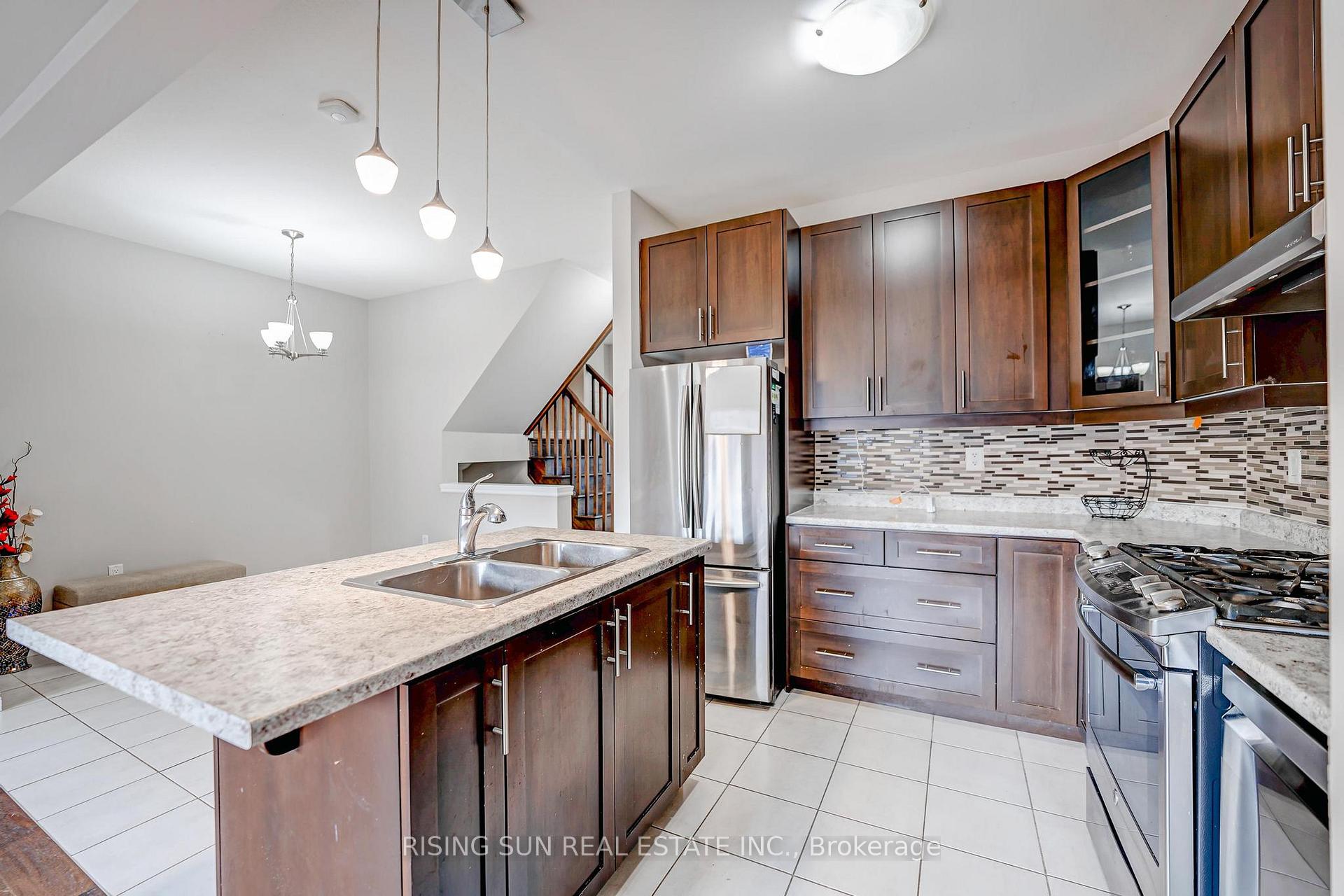 Photo 13 of 74 Dodman Crescent, Hamilton, Ancaster — HOMEH