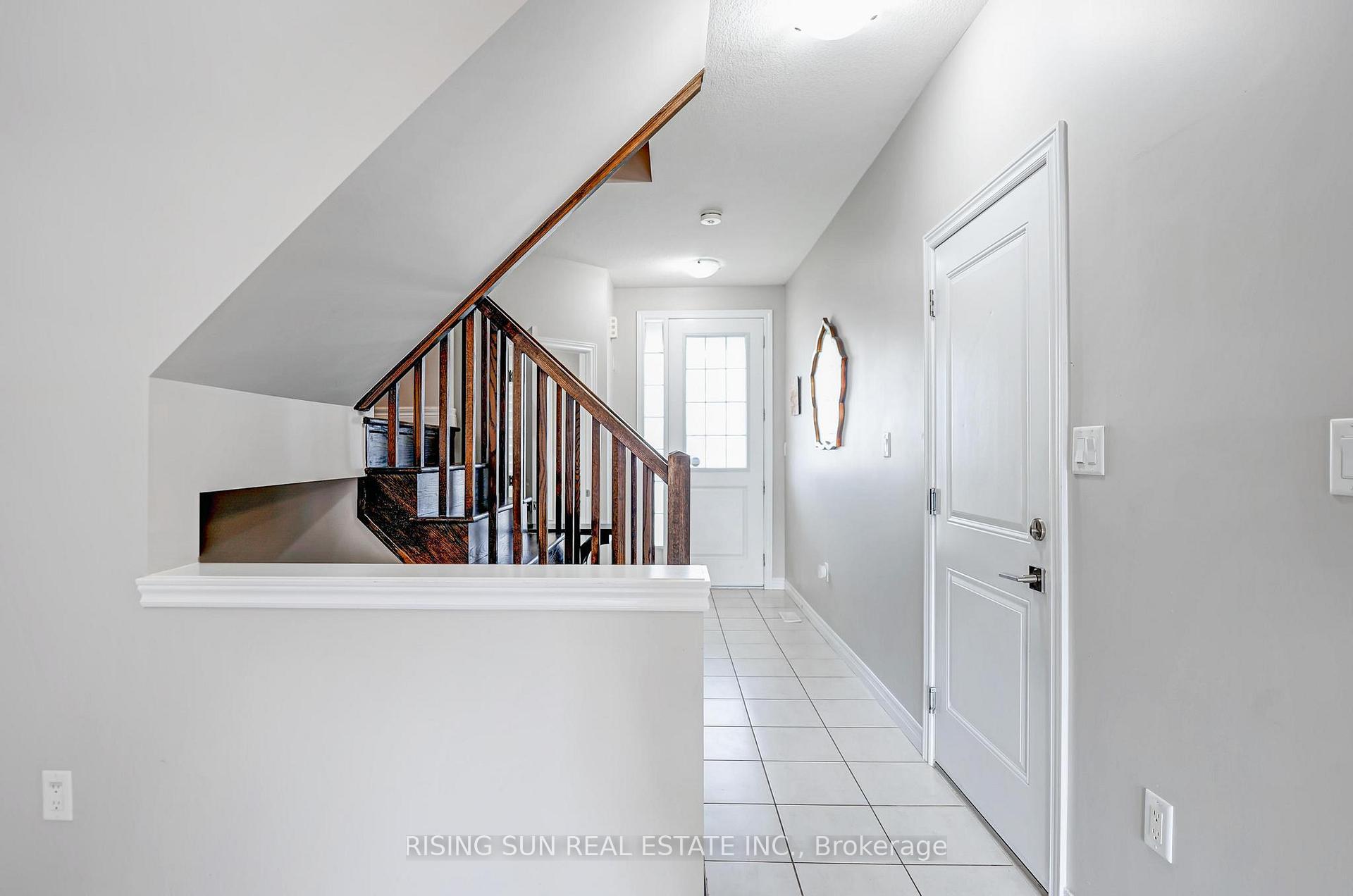 Photo 17 of 74 Dodman Crescent, Hamilton, Ancaster — HOMEH