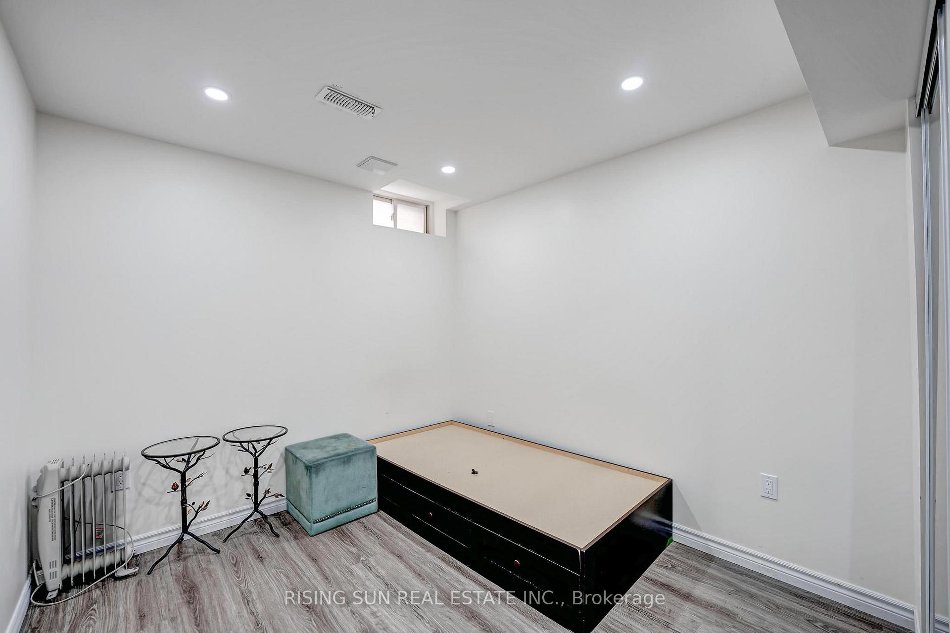 Photo 20 of 74 Dodman Crescent, Hamilton, Ancaster — HOMEH