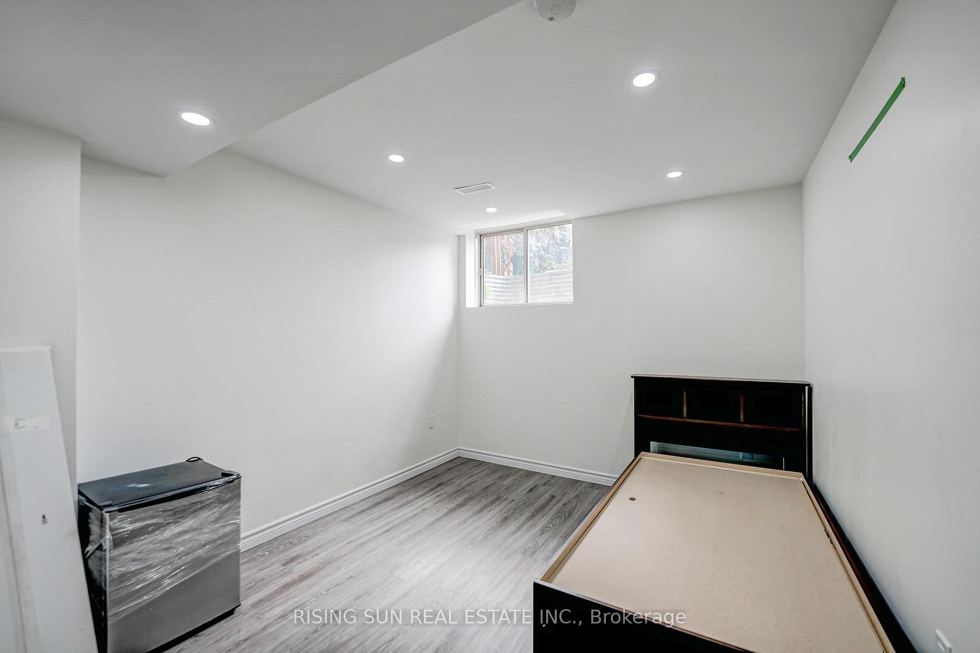 Photo 22 of 74 Dodman Crescent, Hamilton, Ancaster — HOMEH
