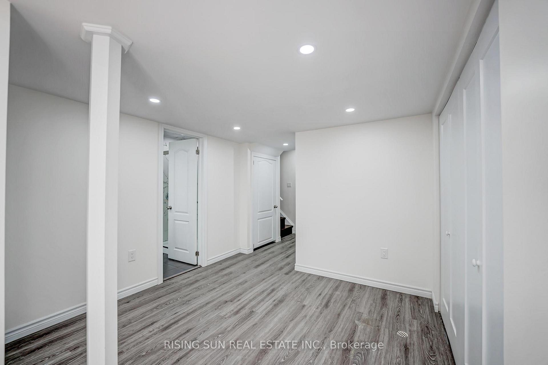 Photo 25 of 74 Dodman Crescent, Hamilton, Ancaster — HOMEH