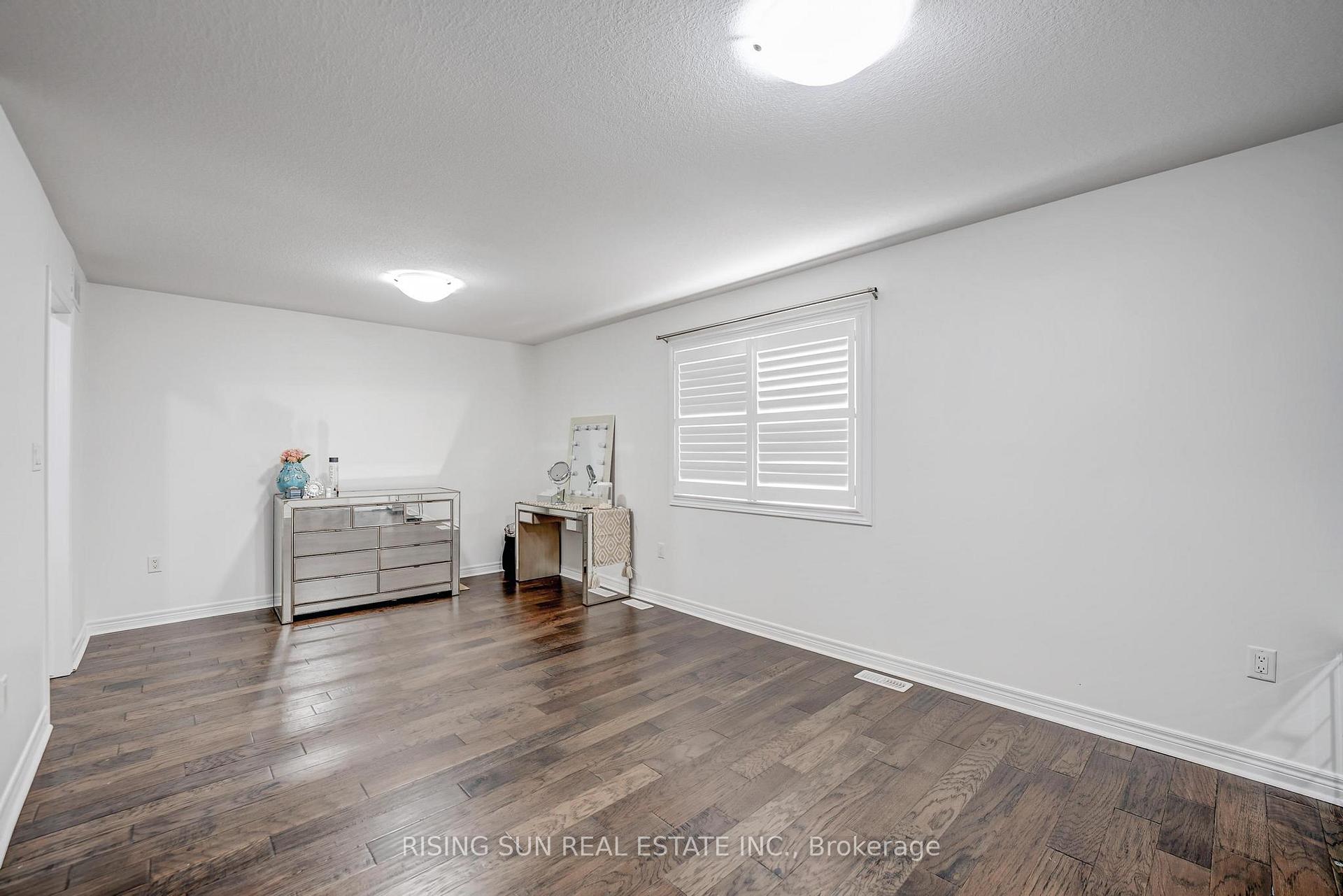 Photo 31 of 74 Dodman Crescent, Hamilton, Ancaster — HOMEH