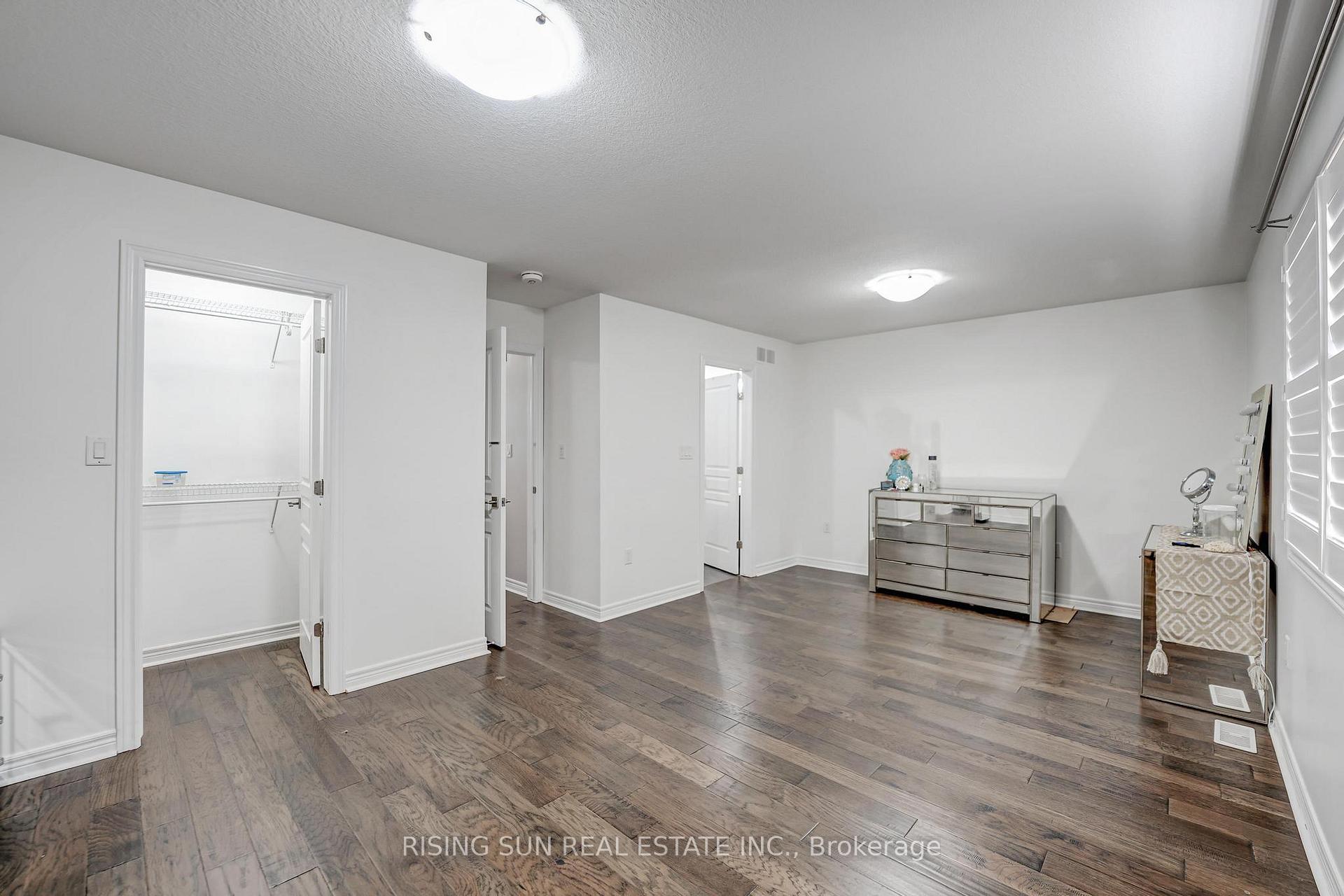 Photo 32 of 74 Dodman Crescent, Hamilton, Ancaster — HOMEH