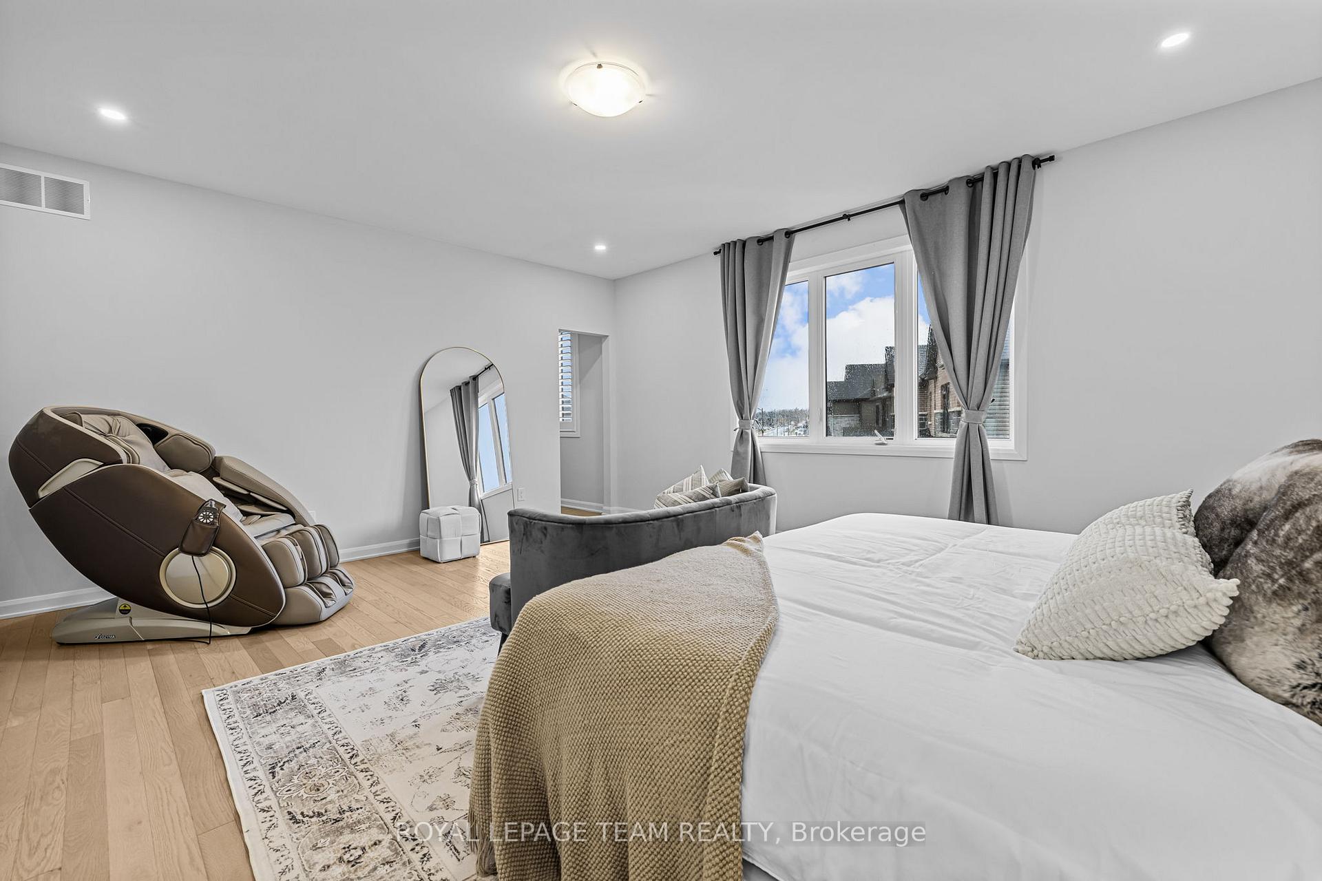 Photo 22 of 54 Ascari Road, Ottawa, Mahogany Community — HOMEH