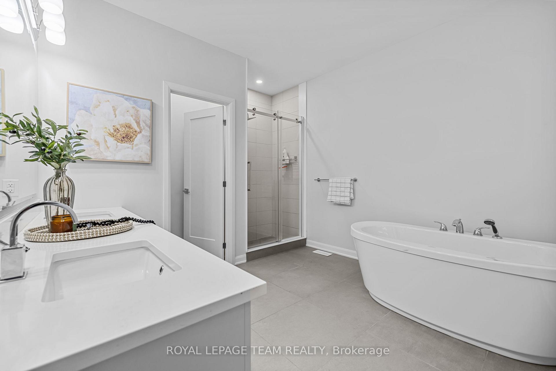 Photo 23 of 54 Ascari Road, Ottawa, Mahogany Community — HOMEH