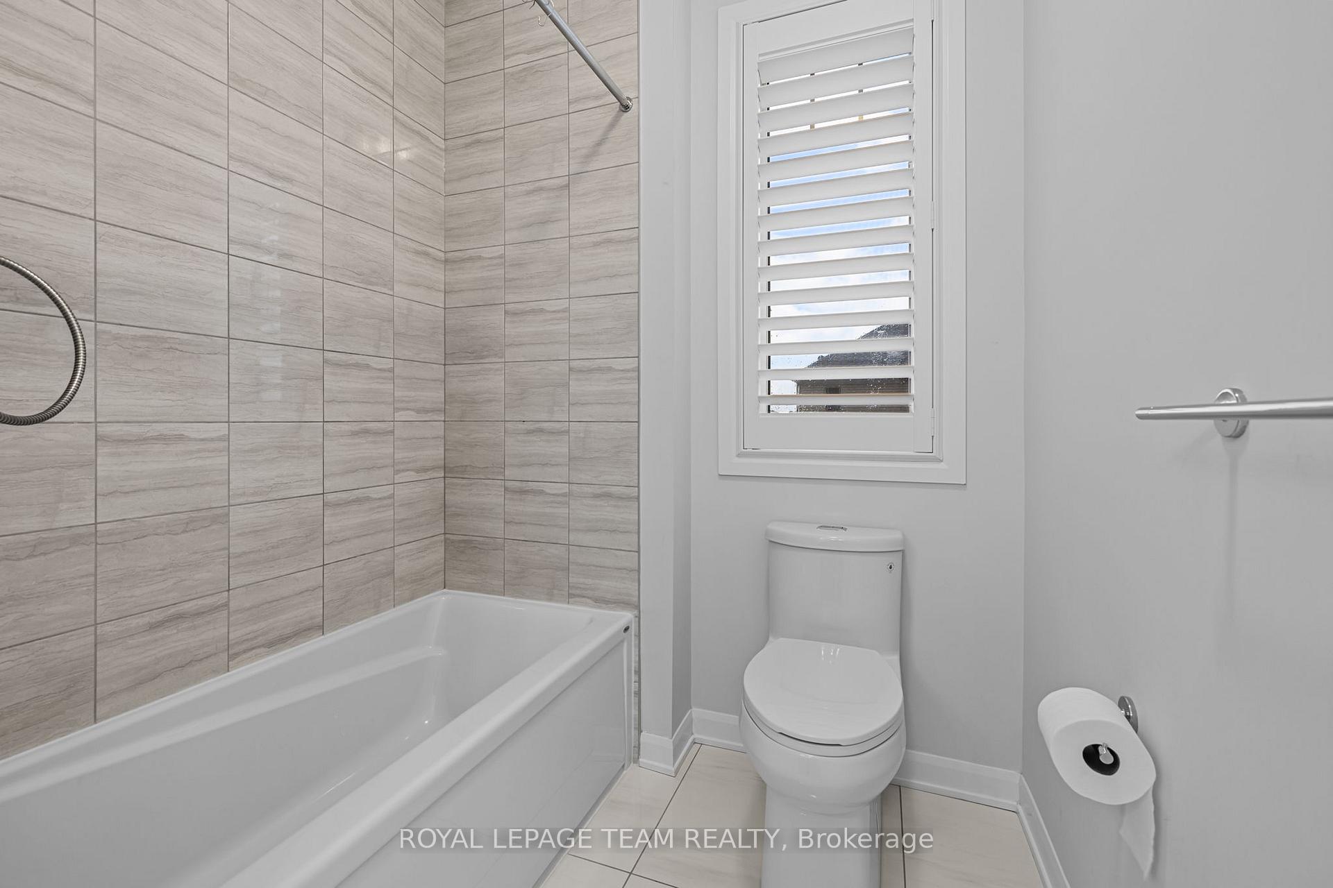 Photo 33 of 54 Ascari Road, Ottawa, Mahogany Community — HOMEH