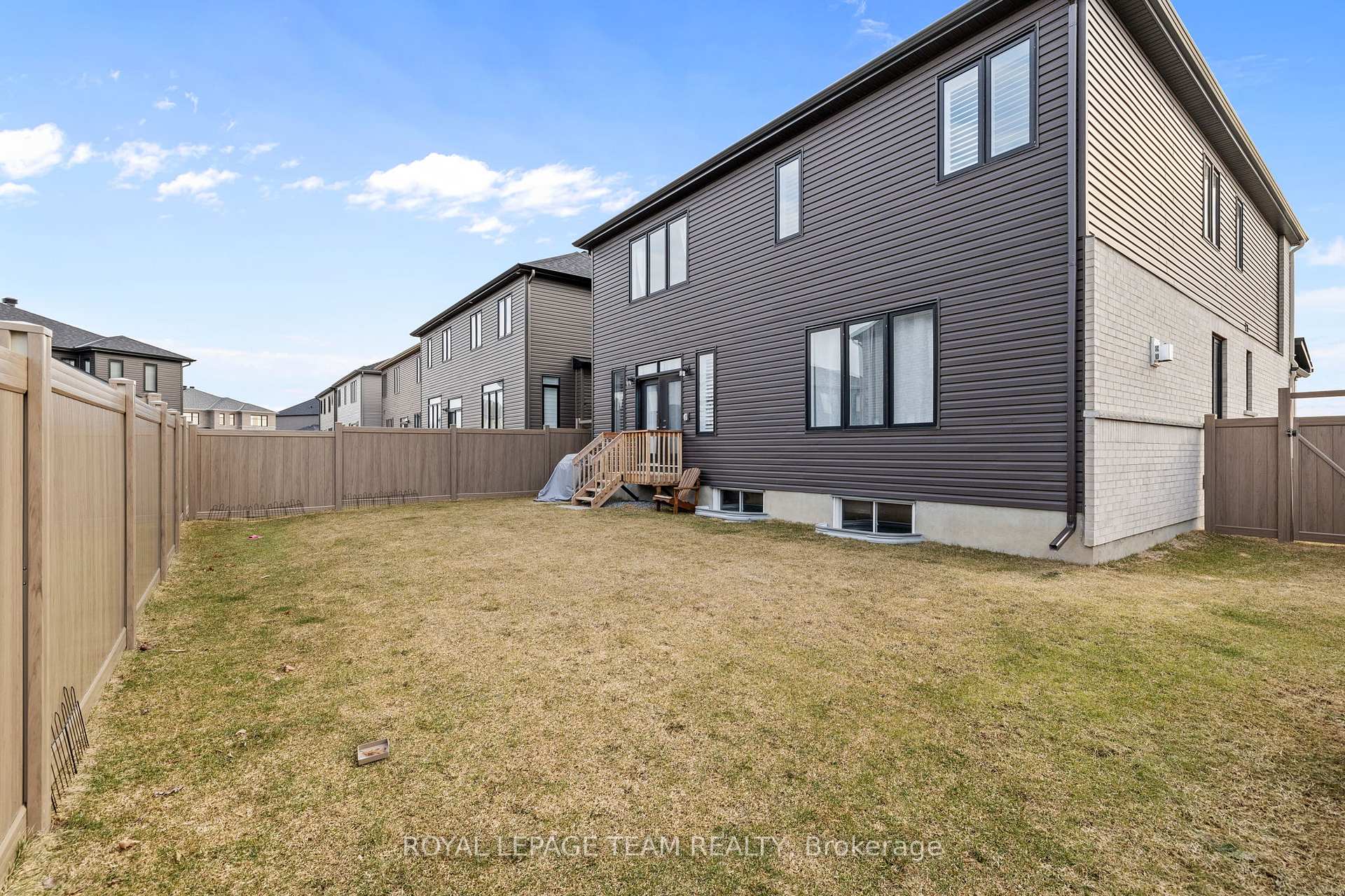 Photo 35 of 54 Ascari Road, Ottawa, Mahogany Community — HOMEH