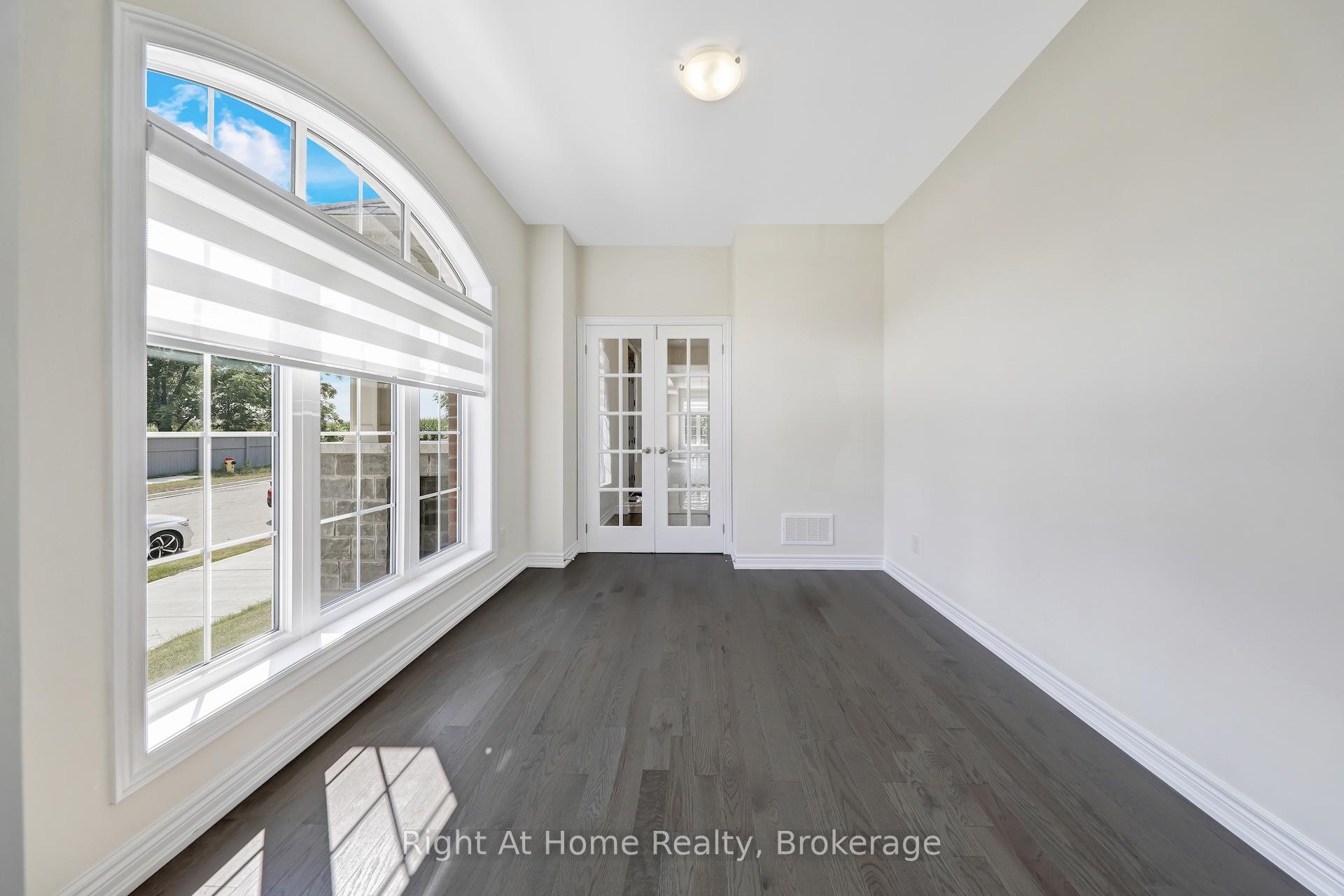Photo 10 of 226 Broadacre Drive, Kitchener — HOMEH