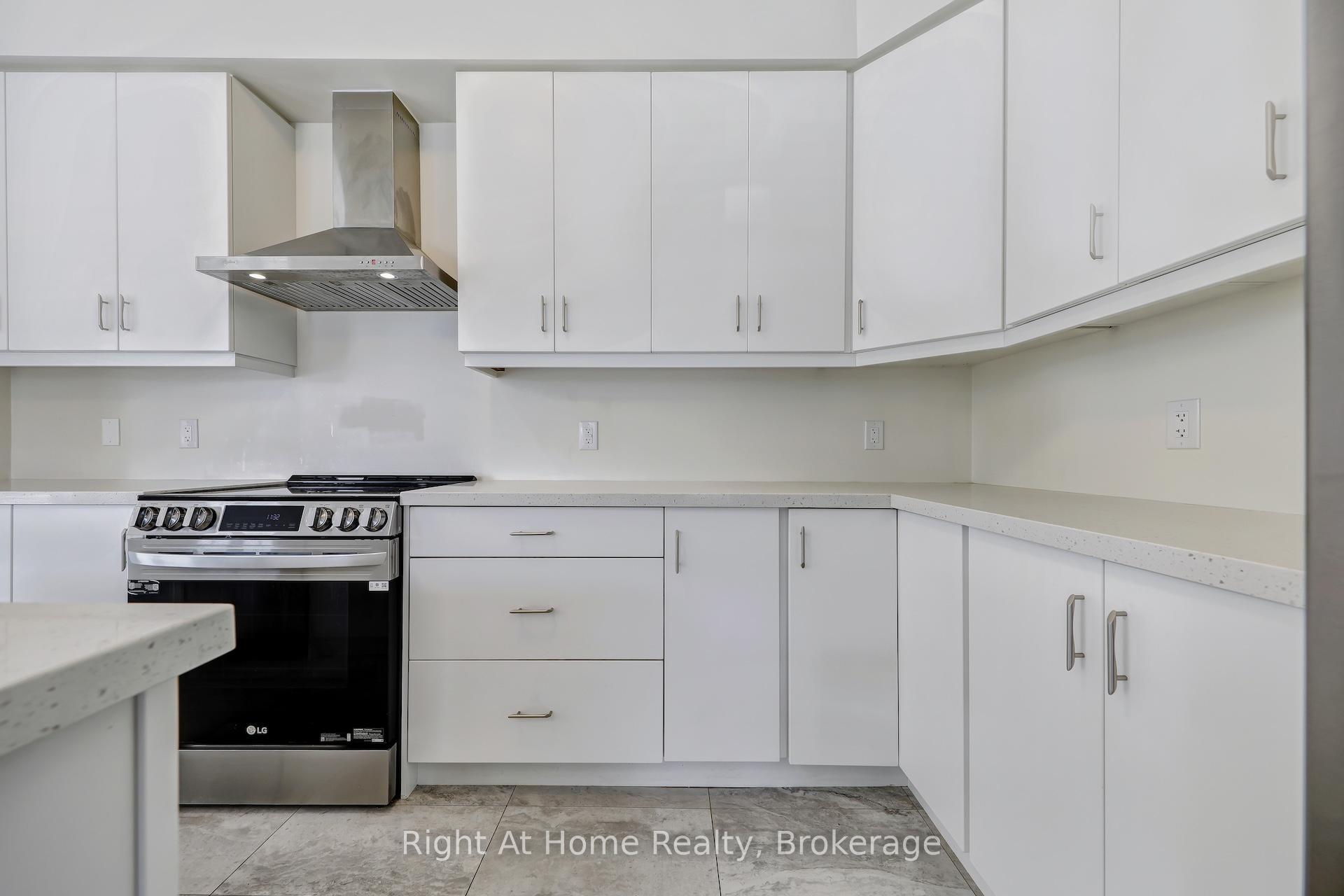 Photo 17 of 226 Broadacre Drive, Kitchener — HOMEH